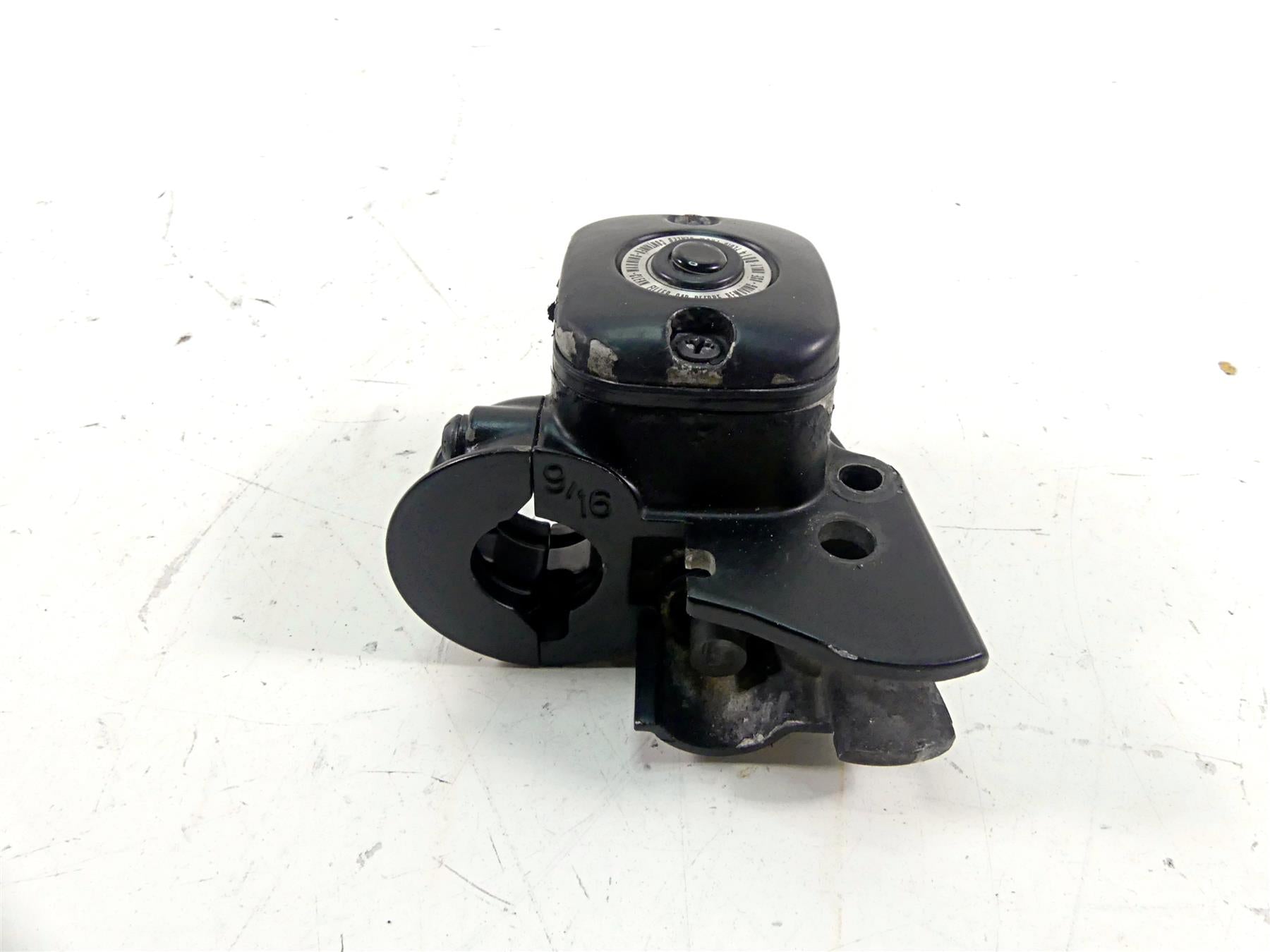 2013 Harley Softail FLSTFB Fat Boy Lo Front Brake Master Cylinder 9/16 45029-11D {{ shop.shopifyCountryName }} - Mototech271