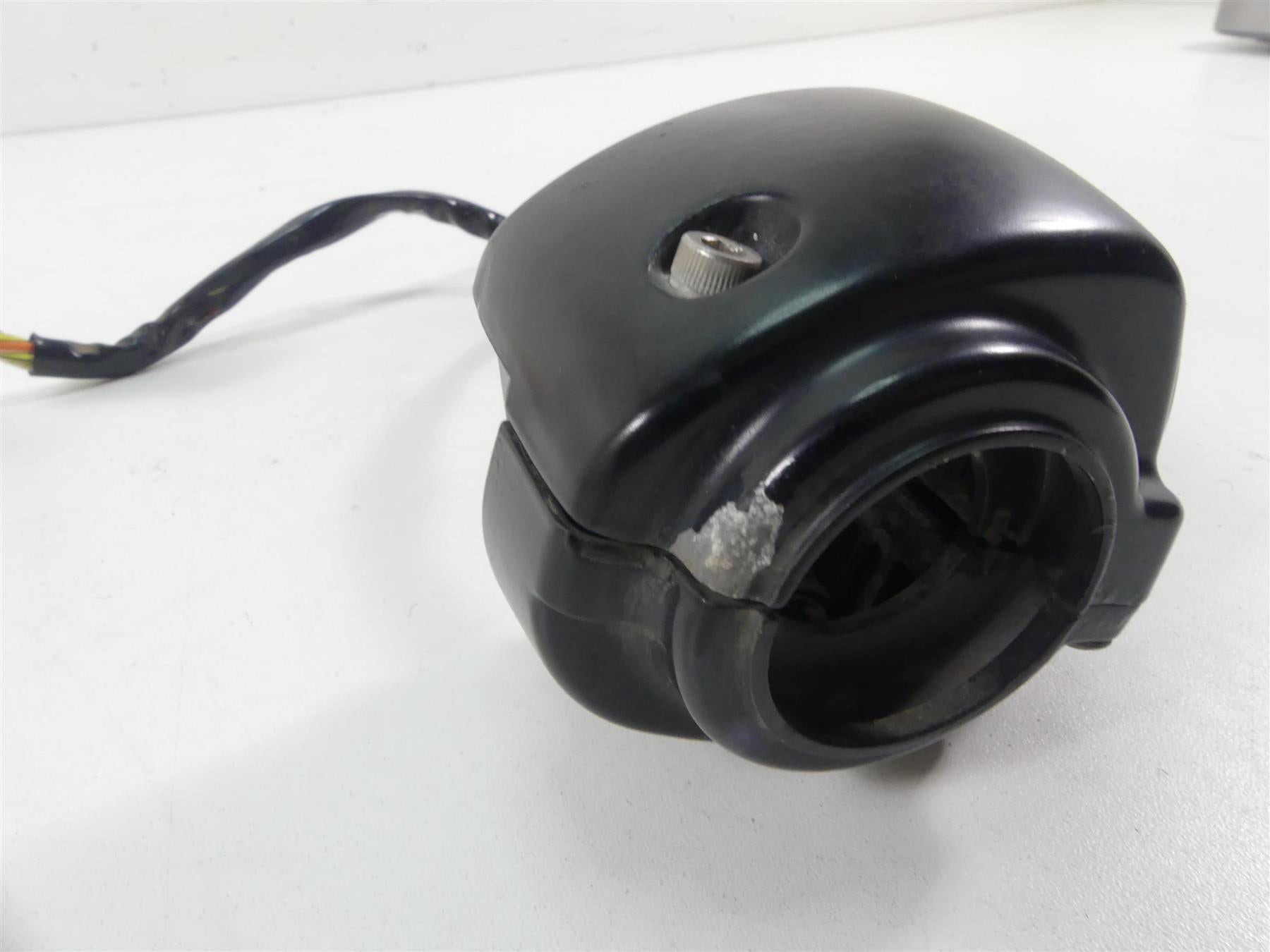 1999 Harley Davidson Sportster XL1200 Left Hand Blinker Control Switch 71682-06A {{ shop.shopifyCountryName }} - Mototech271