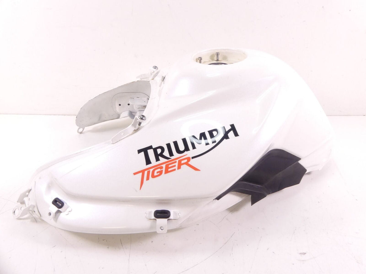 2014 Triumph Tiger 800 ABS Fuel Gas Petrol Tank Reservoir - Dent T2404311 {{ shop.shopifyCountryName }} - Mototech271