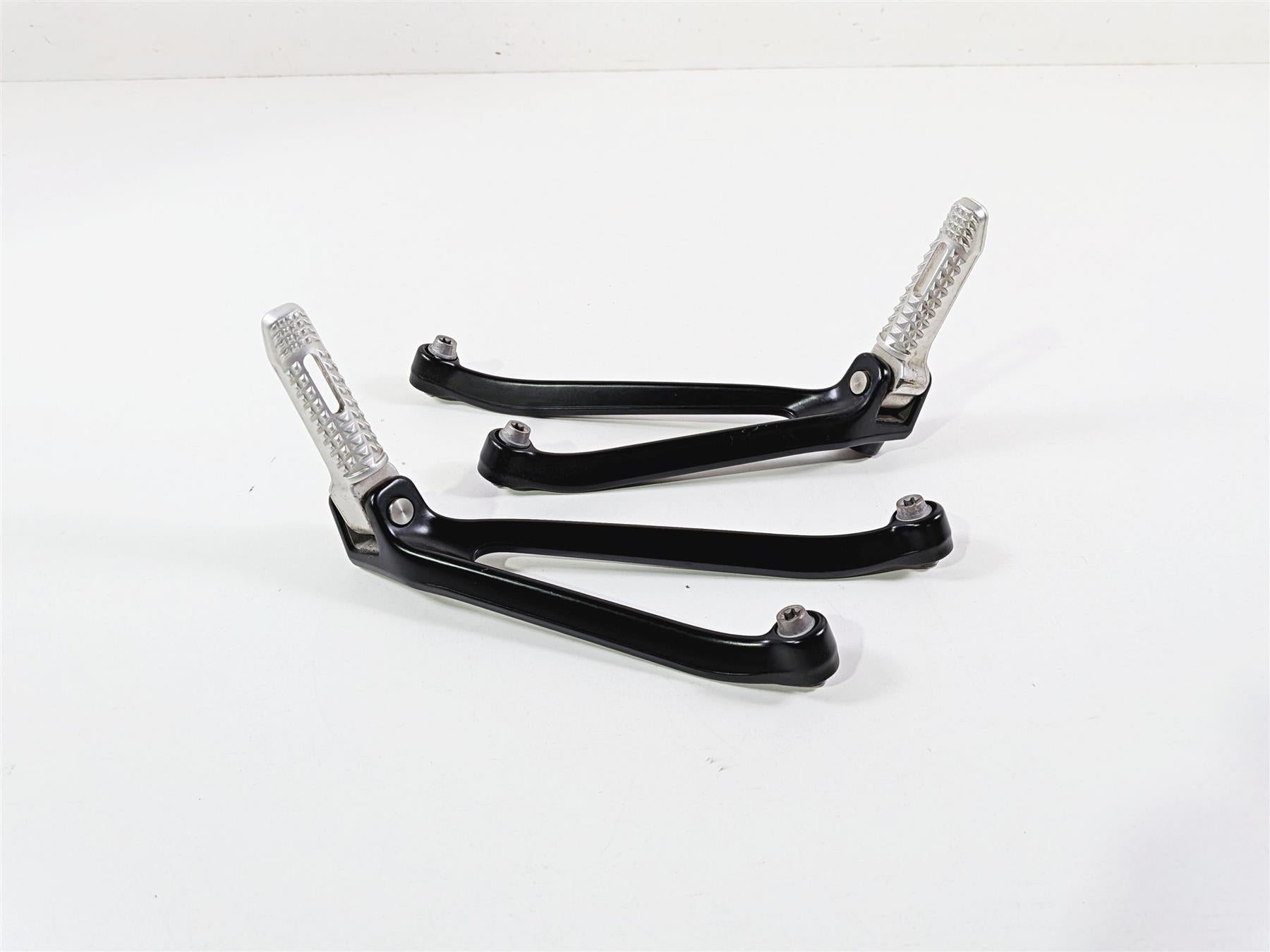 2014 BMW S1000RR K46 Rear Passenger Foot Peg Rest Set 46718521680 46718521681 {{ shop.shopifyCountryName }} - Mototech271
