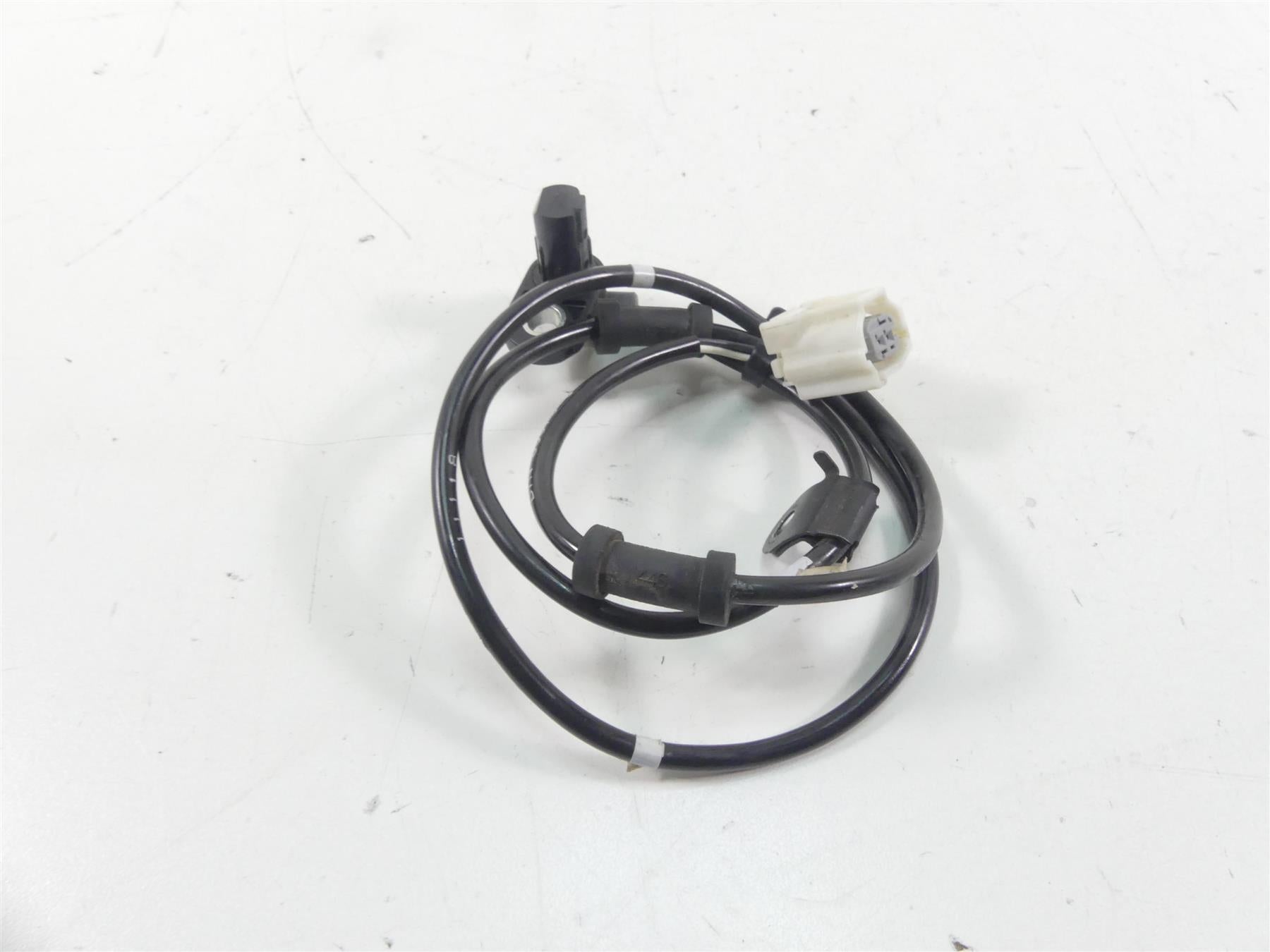 2022 Yamaha MT09 FZ09 Front Wheel Abs Speed Sensor B7N-85970-00-00 {{ shop.shopifyCountryName }} - Mototech271