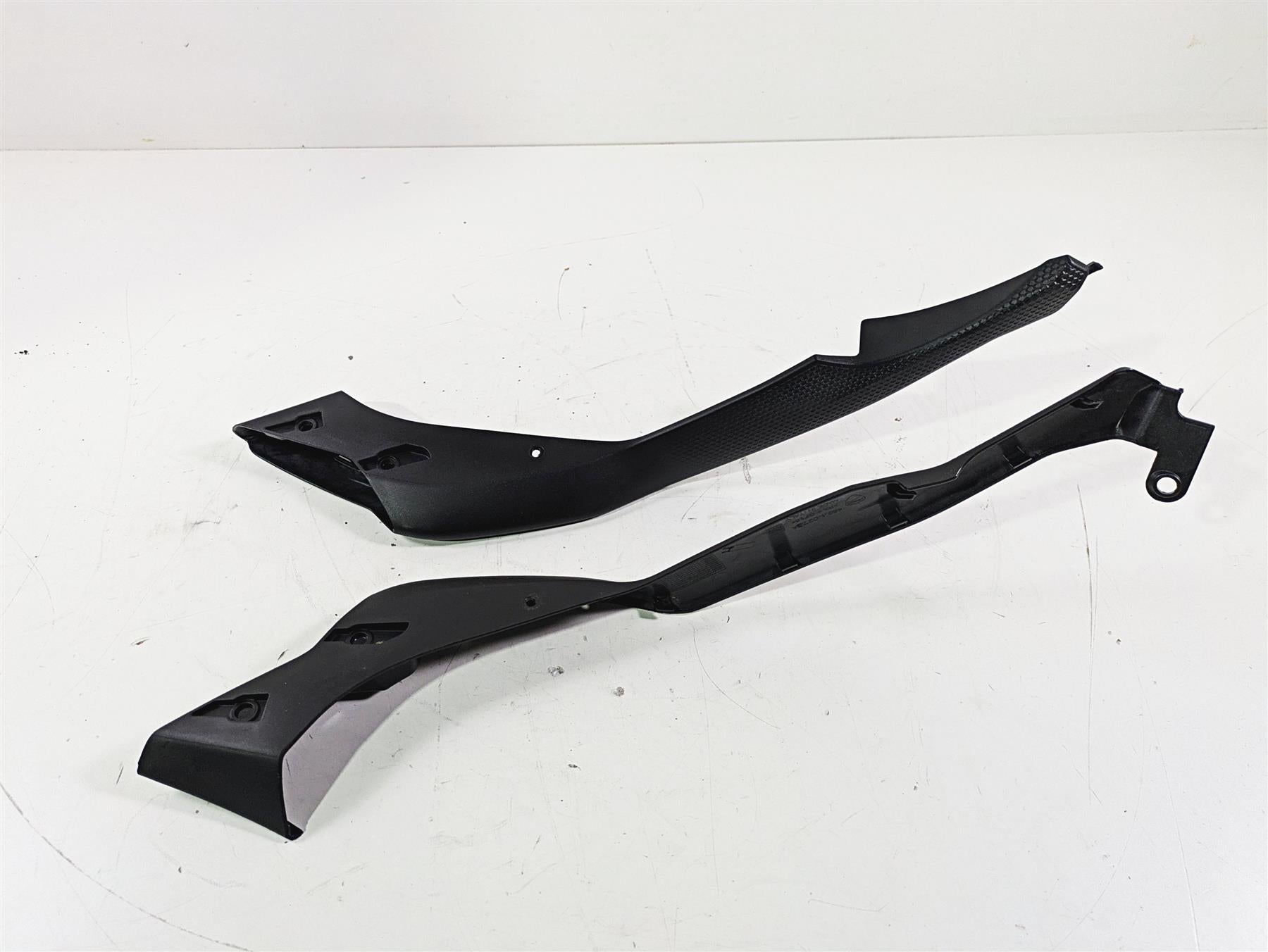 2023 Ducati Monster 937 SP Under Tank Side Infill Cover Fairing Set 4801C283A {{ shop.shopifyCountryName }} - Mototech271
