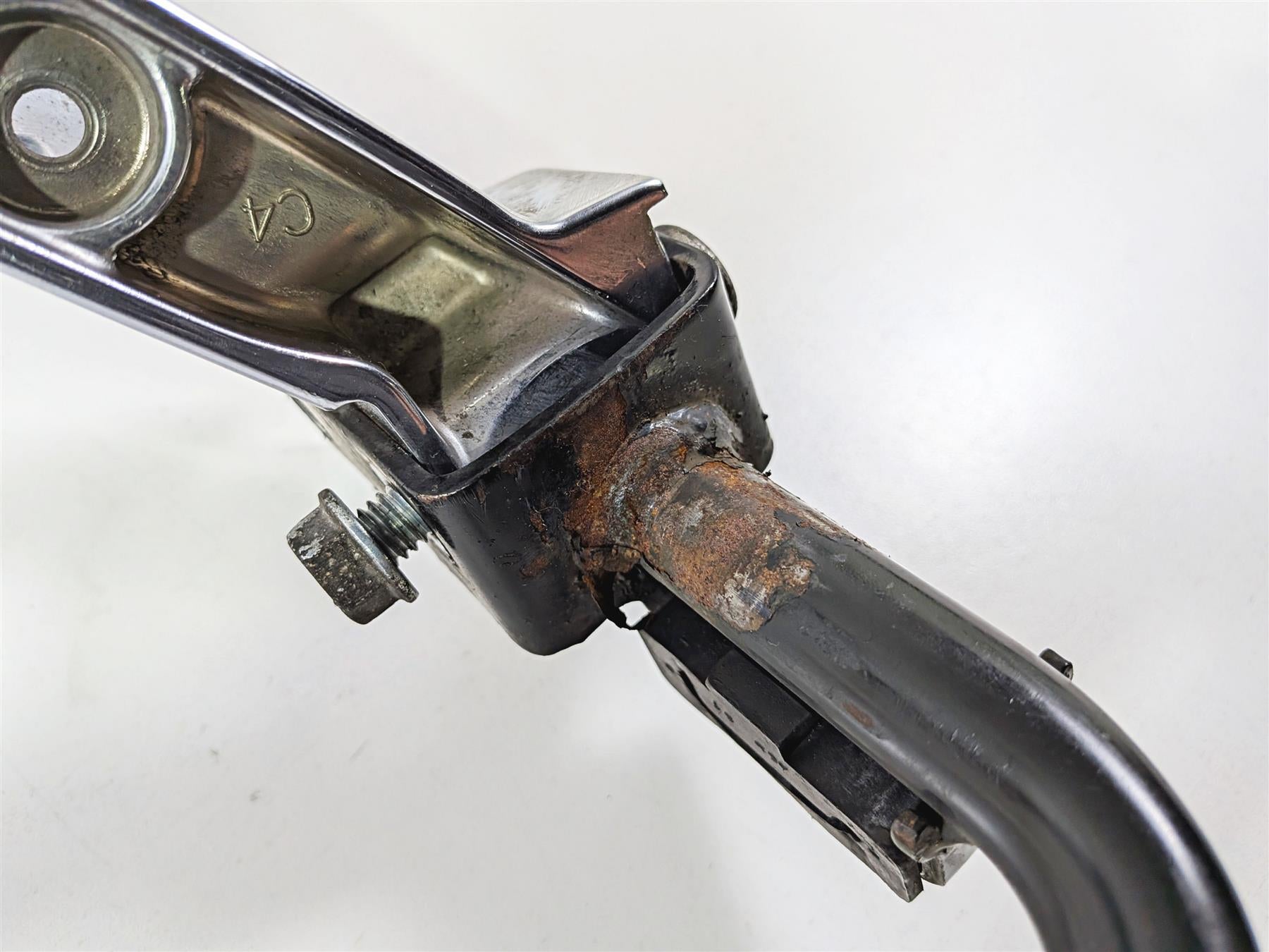 2016 Harley Touring FLHX Street Glide Left Rear Chrome Saddlebag Mount 90200503 {{ shop.shopifyCountryName }} - Mototech271