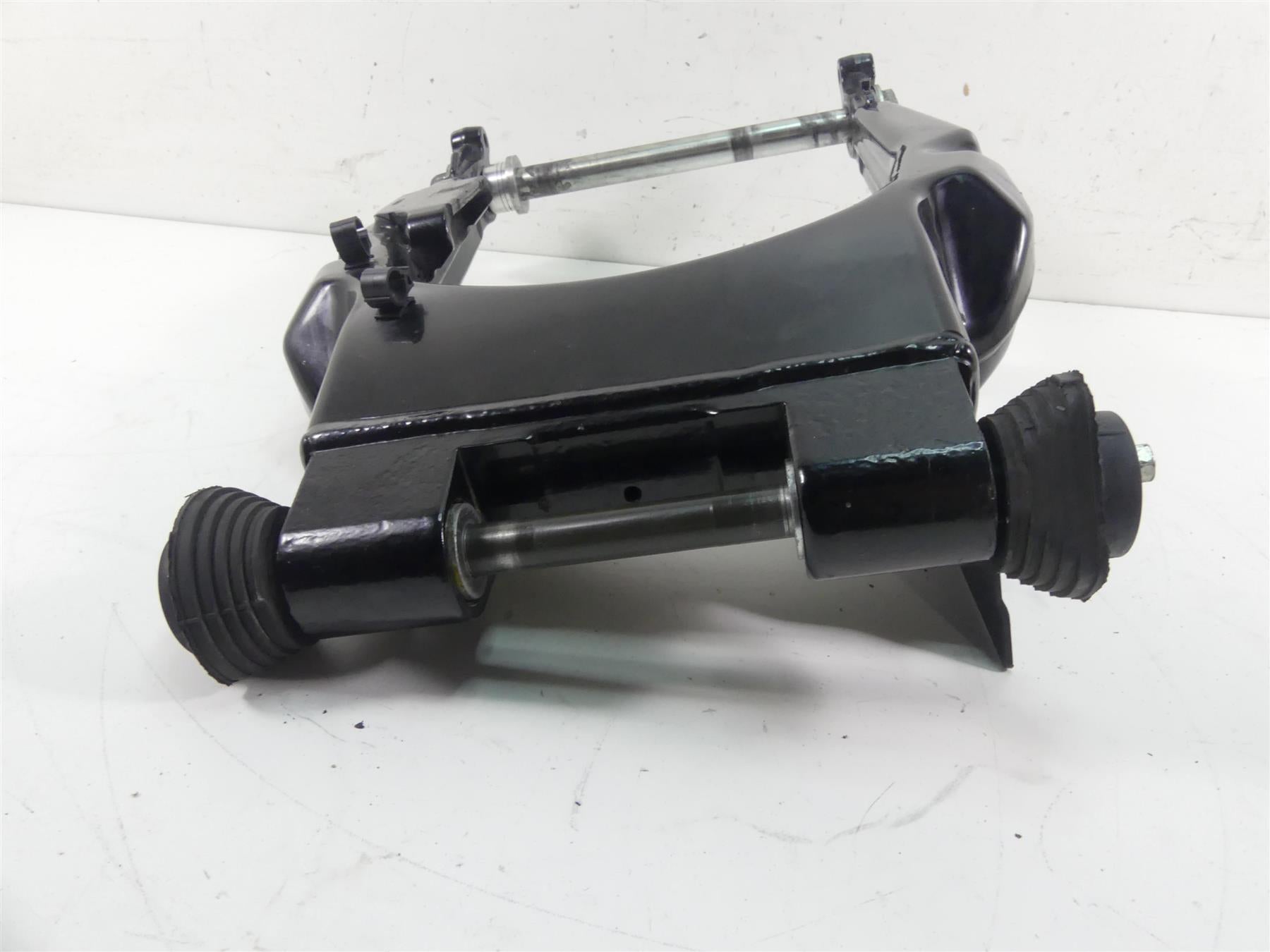 2013 Harley Touring FLTRX Road Glide Rear Swing Arm Swingarm + Axle 47549-09A {{ shop.shopifyCountryName }} - Mototech271