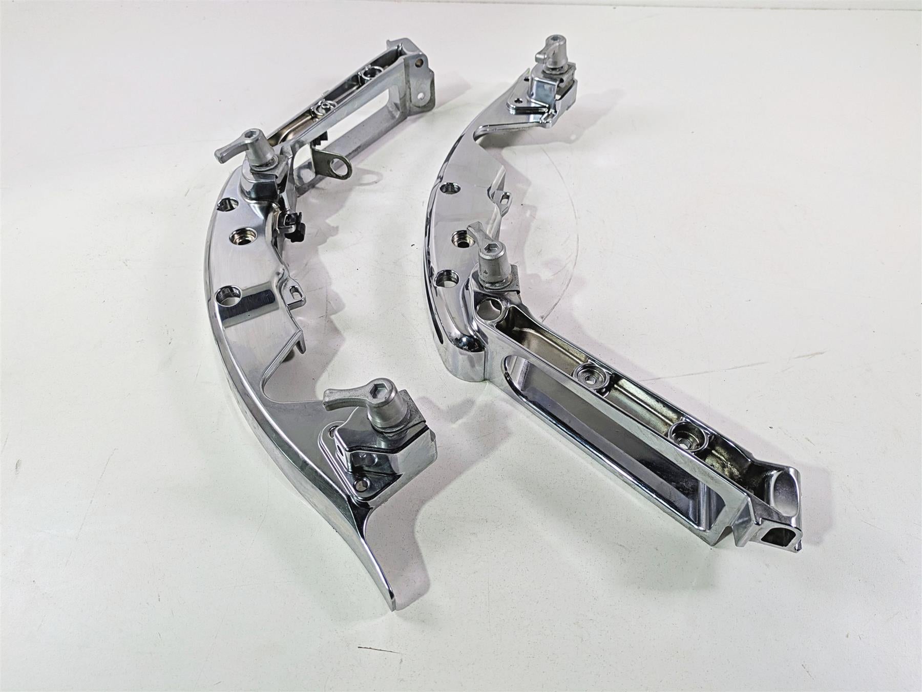 2021 Harley Touring FLTRX Road Glide Saddlebag Rack Holder Carrier Set 90200499 {{ shop.shopifyCountryName }} - Mototech271