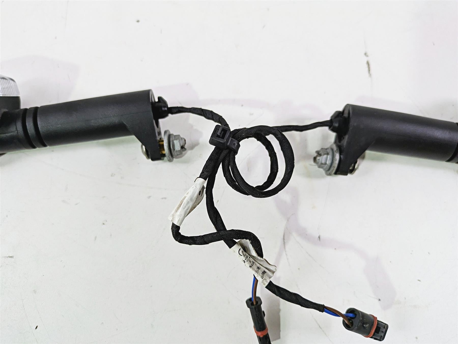 2017 BMW F800GS Adv K75 Rear Blinker Turn Signal Set 63138534352 63138534353 {{ shop.shopifyCountryName }} - Mototech271