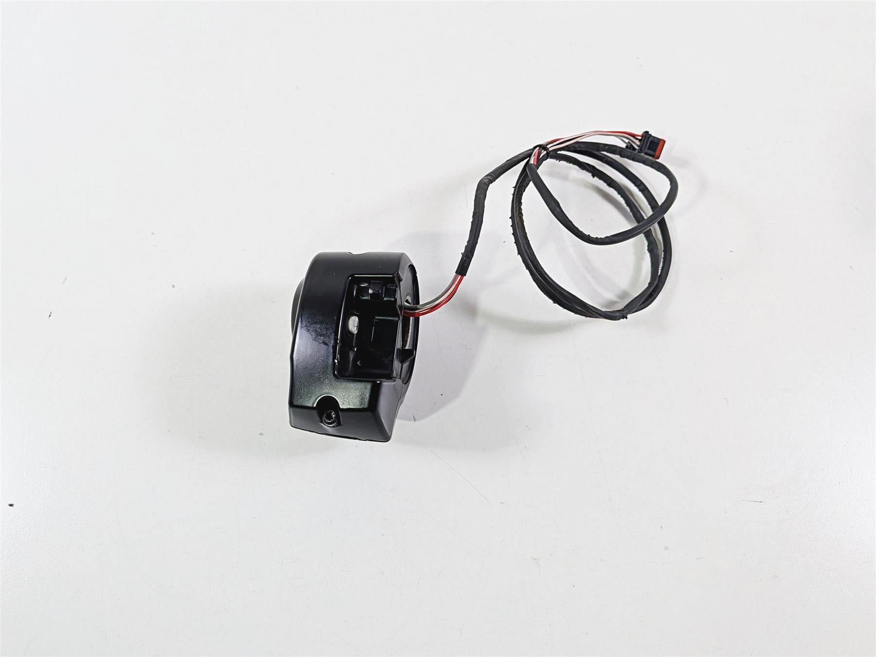 2017 Harley Touring FLHXS Street Glide Right Hand Control Switch 71500129C {{ shop.shopifyCountryName }} - Mototech271