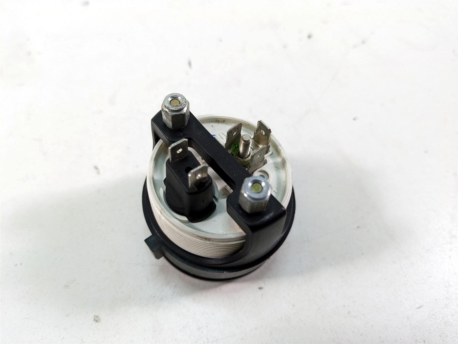 2006 Harley Touring FLHTCUI Electra Glide Oil Pressure Gauge 75032-99B {{ shop.shopifyCountryName }} - Mototech271