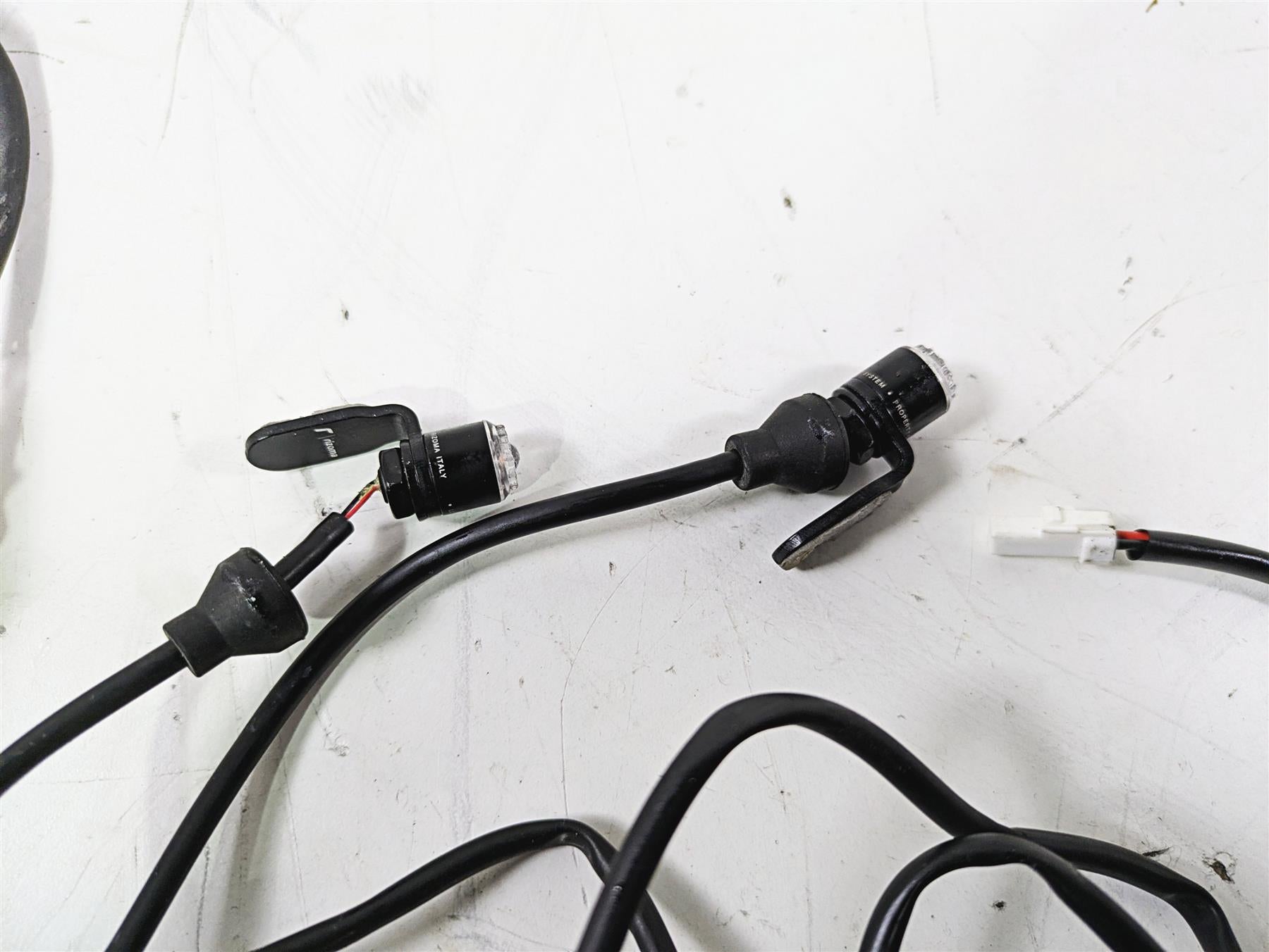 2022 MV Agusta F3 800 Rosso Mini Rizoma Round Turn Signal Blinker Set {{ shop.shopifyCountryName }} - Mototech271
