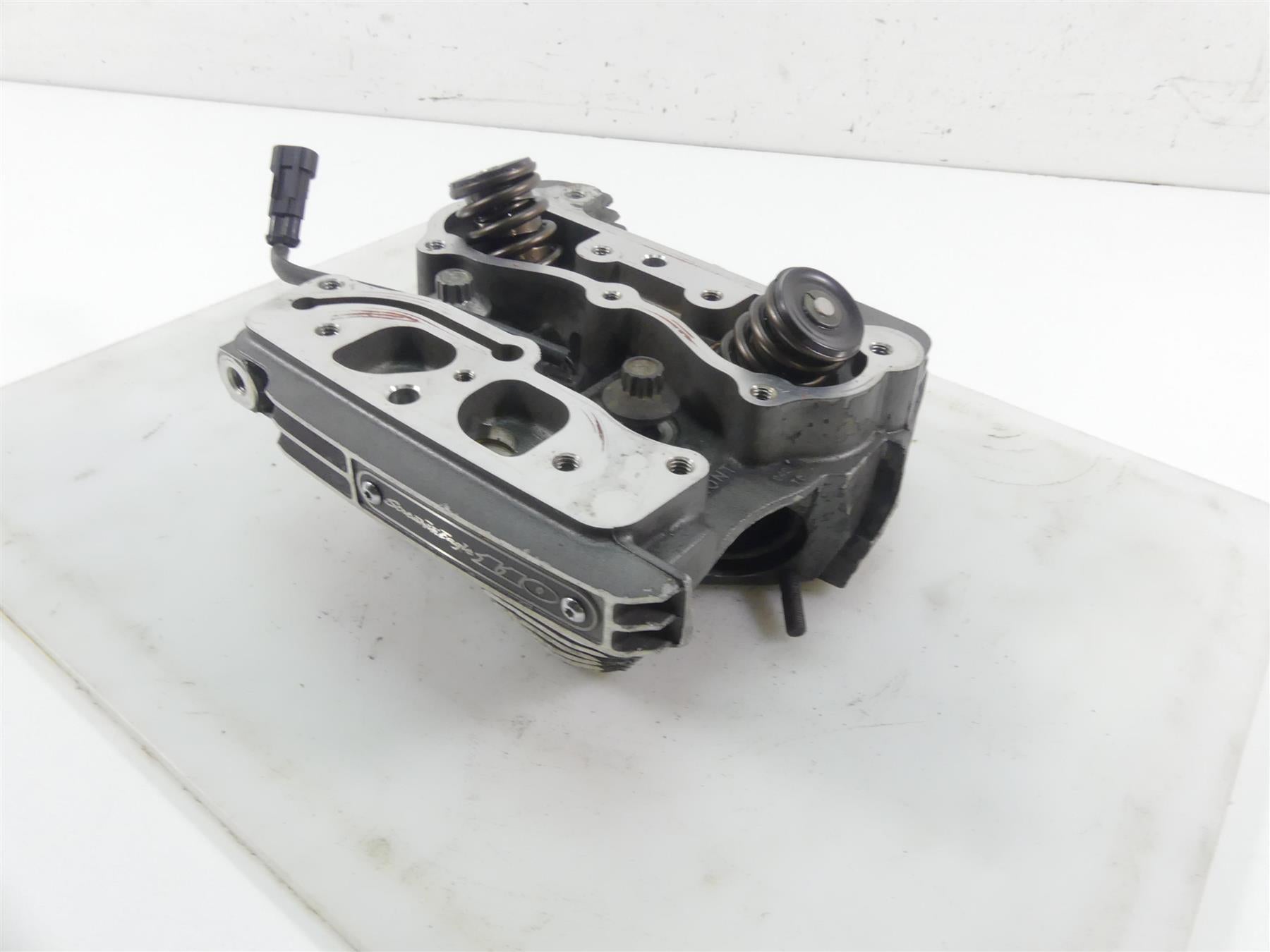 2009 Harley Dyna FXDF SE CVO Fat Bob 110 Front Cylinder Head -Read 17328-08A {{ shop.shopifyCountryName }} - Mototech271