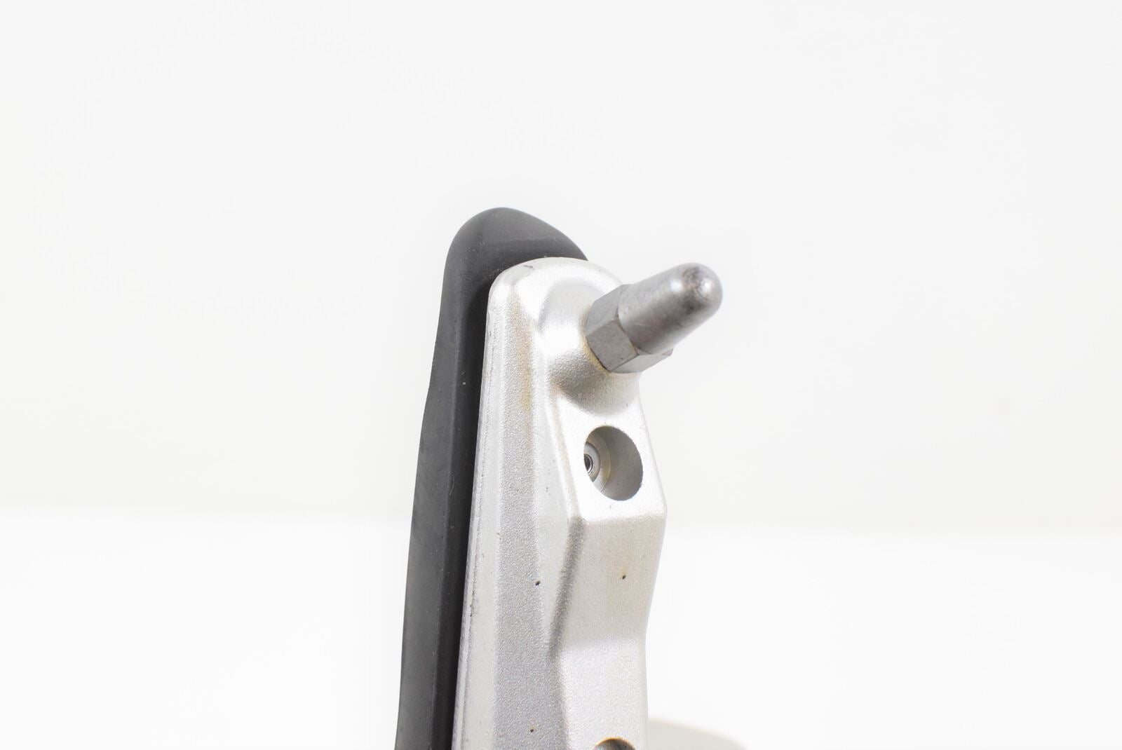 2014 BMW R1200R R1200 R K27 Front Right Footpeg Shifter Peg 46717728691 {{ shop.shopifyCountryName }} - Mototech271