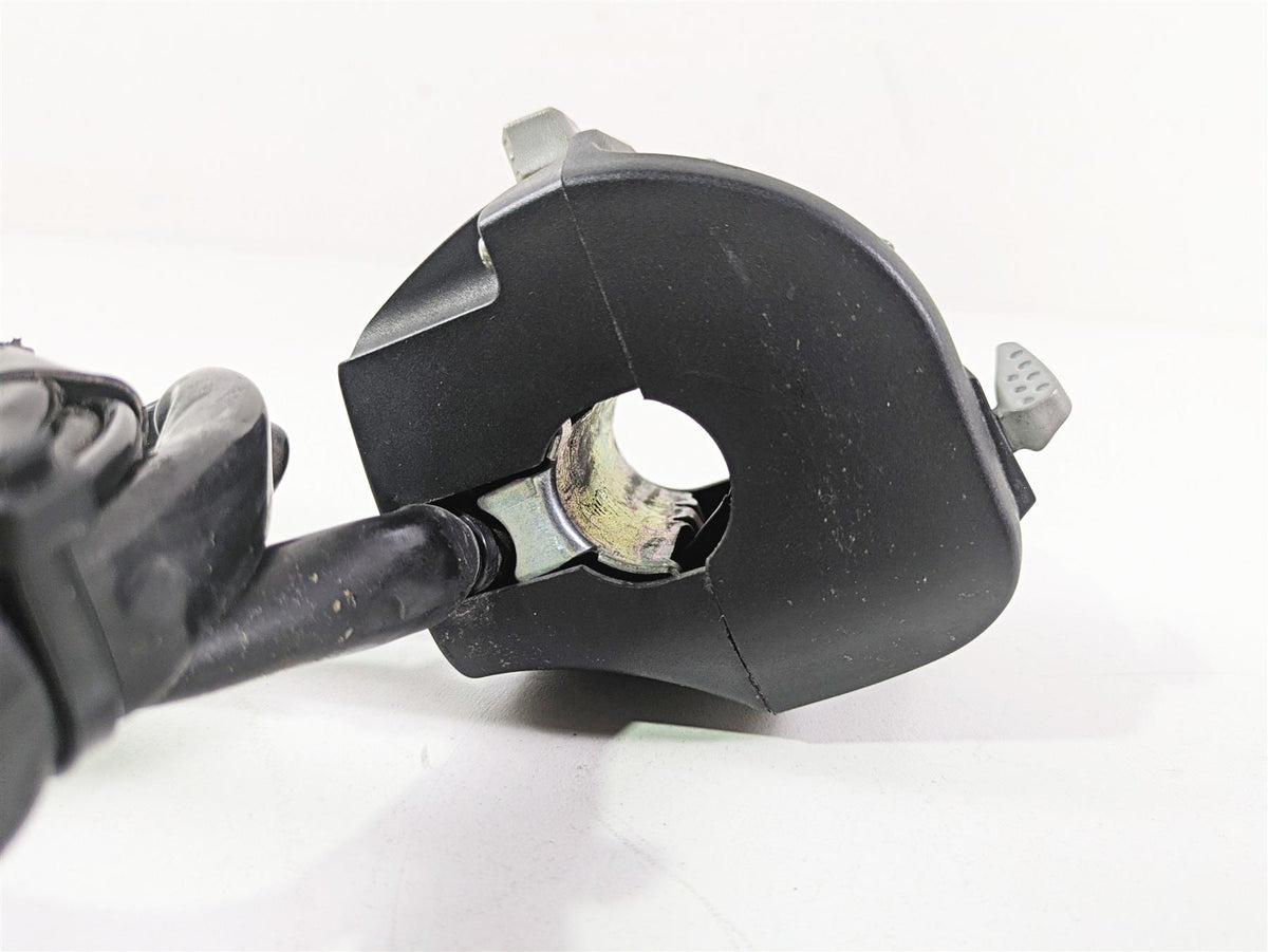 2018 KTM 1290 Super Duke R Left Hand Turn Signal Control Switch 61411170100 {{ shop.shopifyCountryName }} - Mototech271
