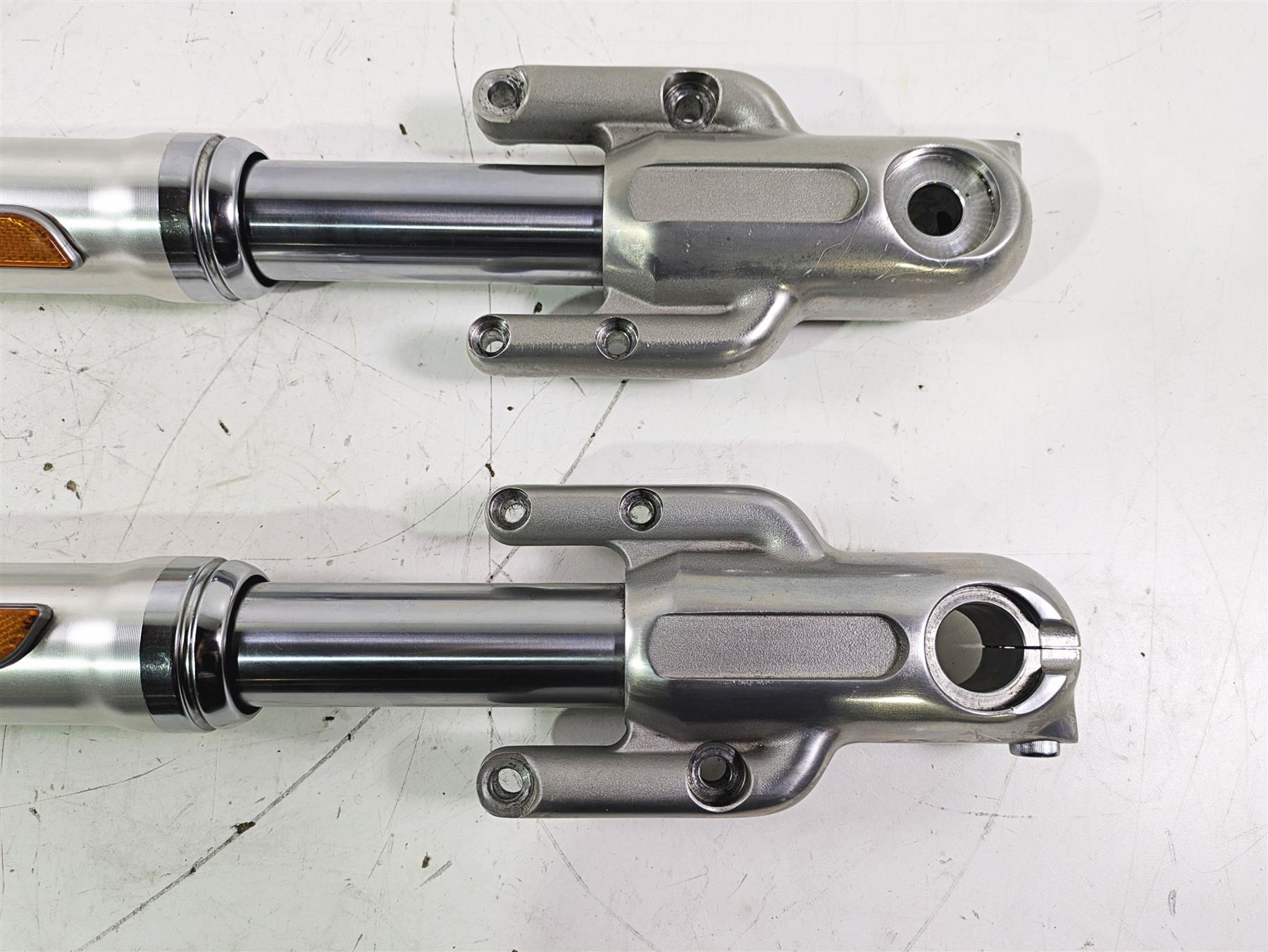 2012 Harley VRSCF Muscle V Rod Straight Front Fork Leg Set 48700-09 48701-09 {{ shop.shopifyCountryName }} - Mototech271
