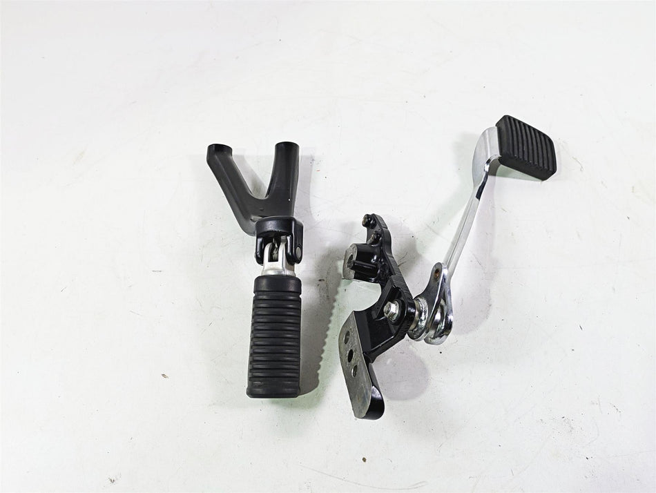 2018 Harley FXBR Softail Breakout Right Footpeg + Mount & Brake Pedal 50500746 {{ shop.shopifyCountryName }} - Mototech271