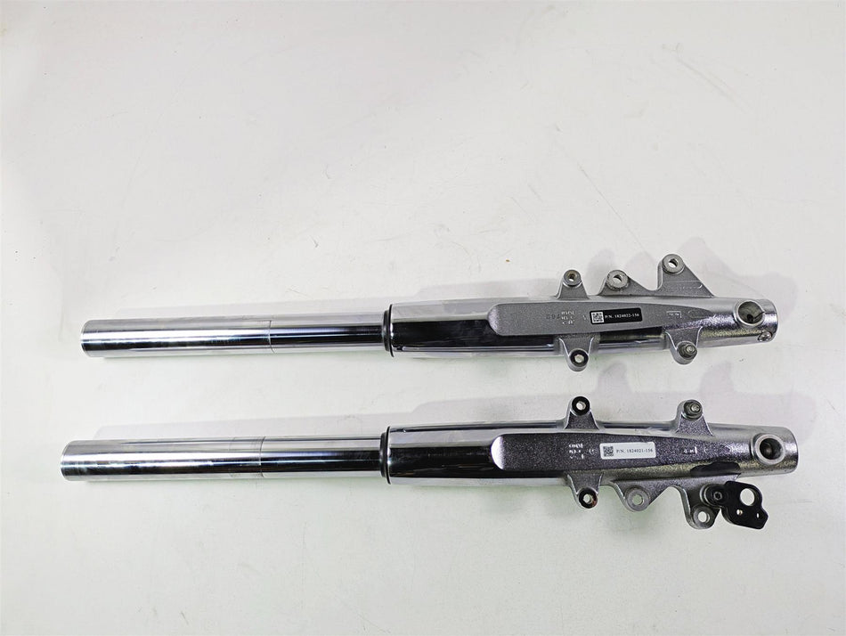 2017 Indian Chieftain Limited Front Fork Leg Set 46mm Chrome 1824021 1824022 {{ shop.shopifyCountryName }} - Mototech271