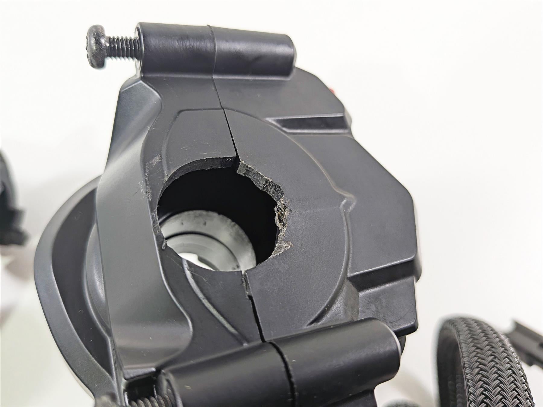 2023 Yamaha MT10 MTN1000 Right Hand Control Switch Kill Menu B5Y-8291R-01-00 {{ shop.shopifyCountryName }} - Mototech271