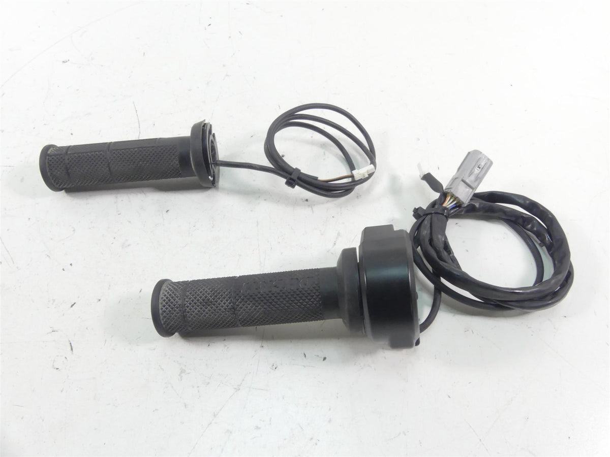2020 Ducati Multistrada 1260 Enduro Heated Grip & Throttle Control Set 66020121B {{ shop.shopifyCountryName }} - Mototech271