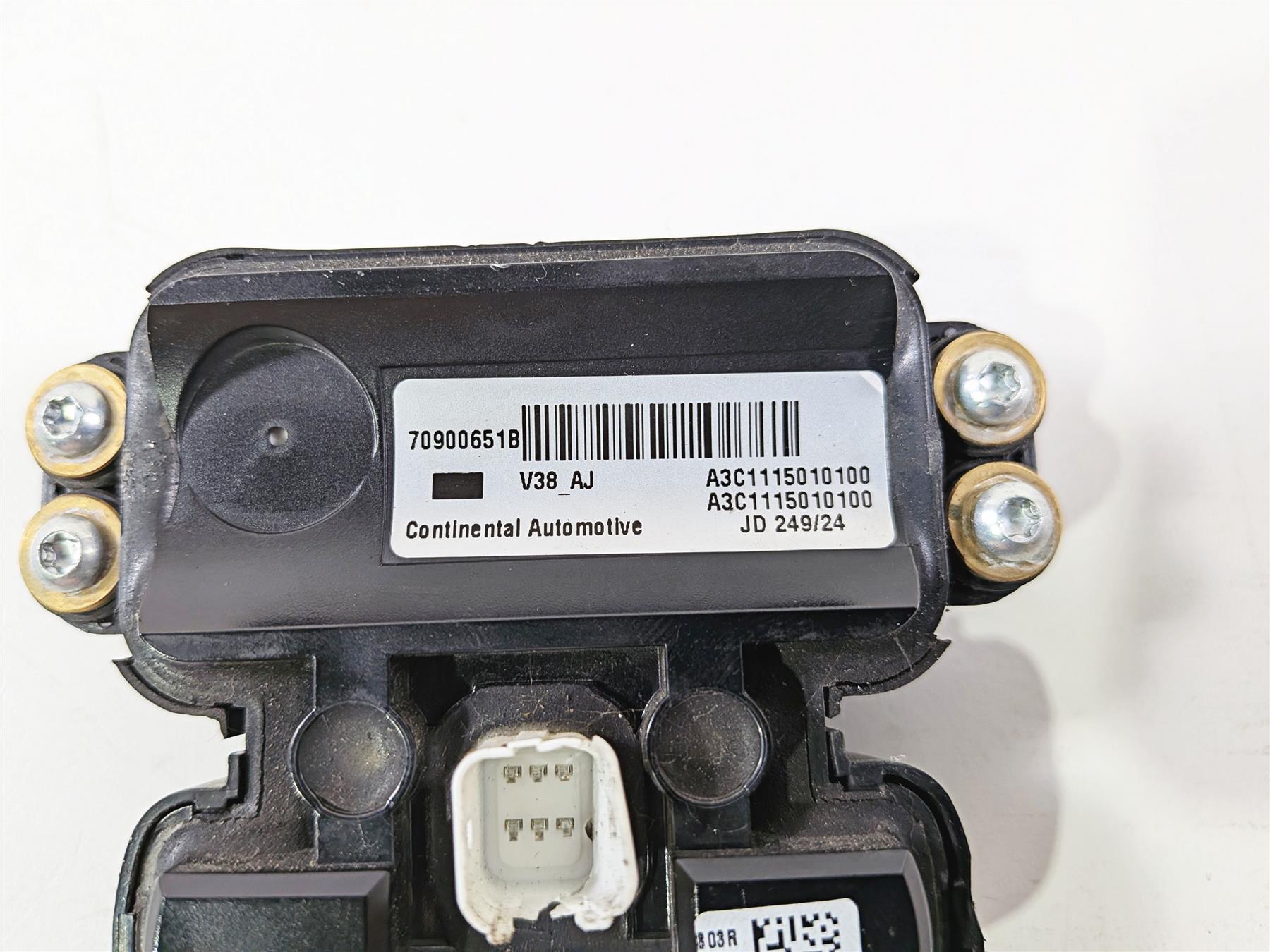 2024 Harley Softail FXLRST Low Rider Speedometer Gauge 3k Only - Read 70900651B {{ shop.shopifyCountryName }} - Mototech271