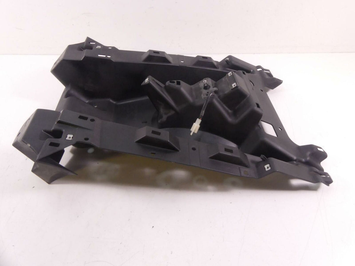 2010 Victory Vision Tour Rear Inner Fender Cover Fairing Panel 5437132 {{ shop.shopifyCountryName }} - Mototech271