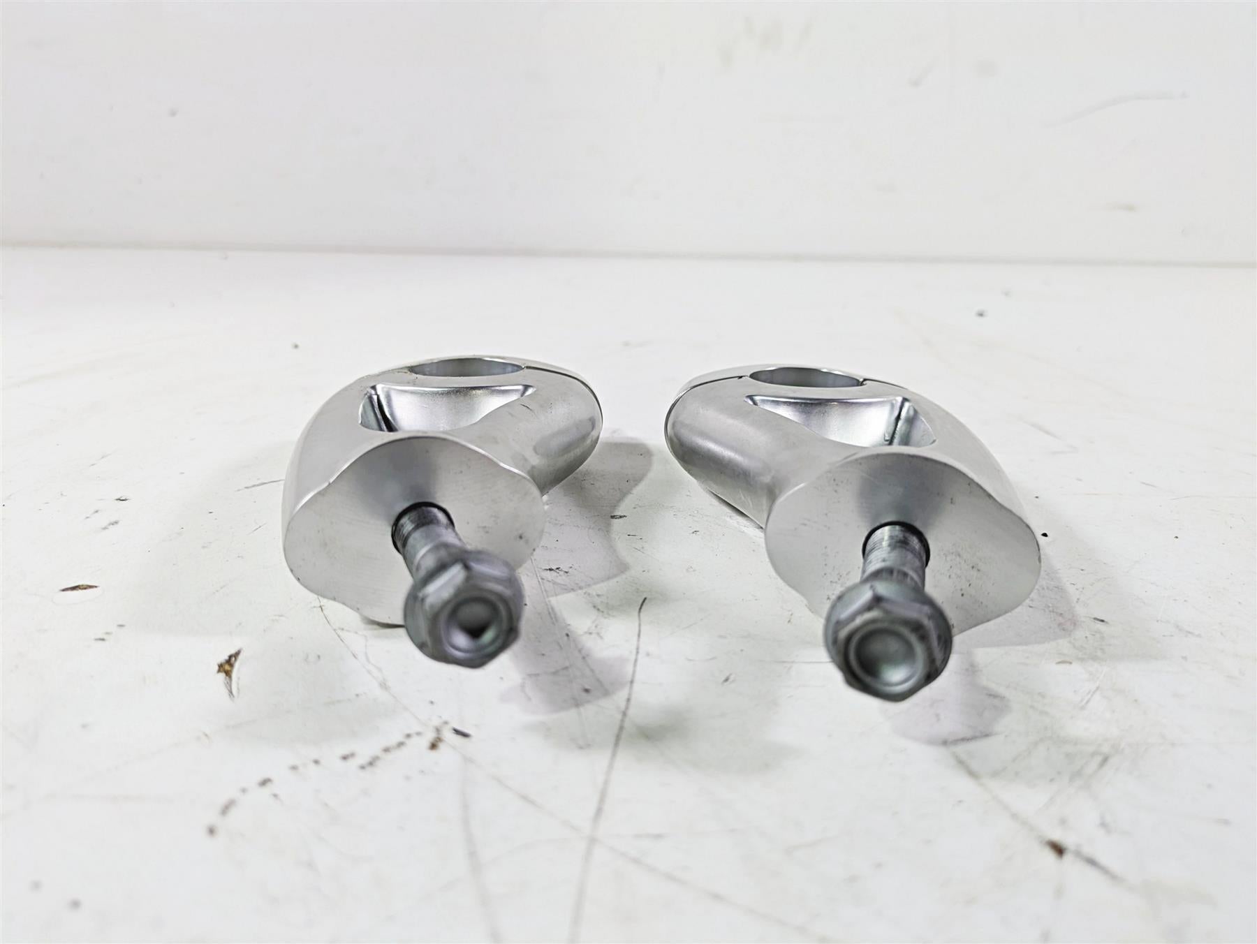 2014 Moto Guzzi California 1400 Touring Handlebar Holder Riser Set GU06500600 {{ shop.shopifyCountryName }} - Mototech271