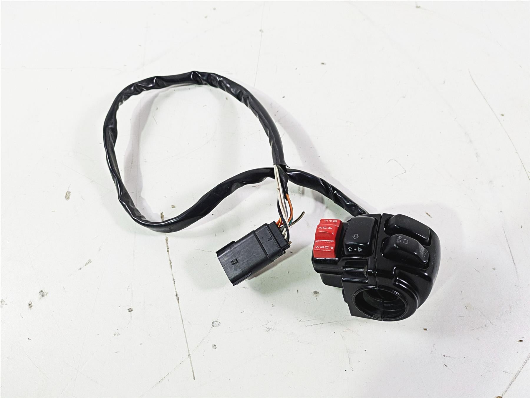 2008 Harley Touring FLHTP Electra Glide Right Hand Control Switch Read 70356-96A {{ shop.shopifyCountryName }} - Mototech271