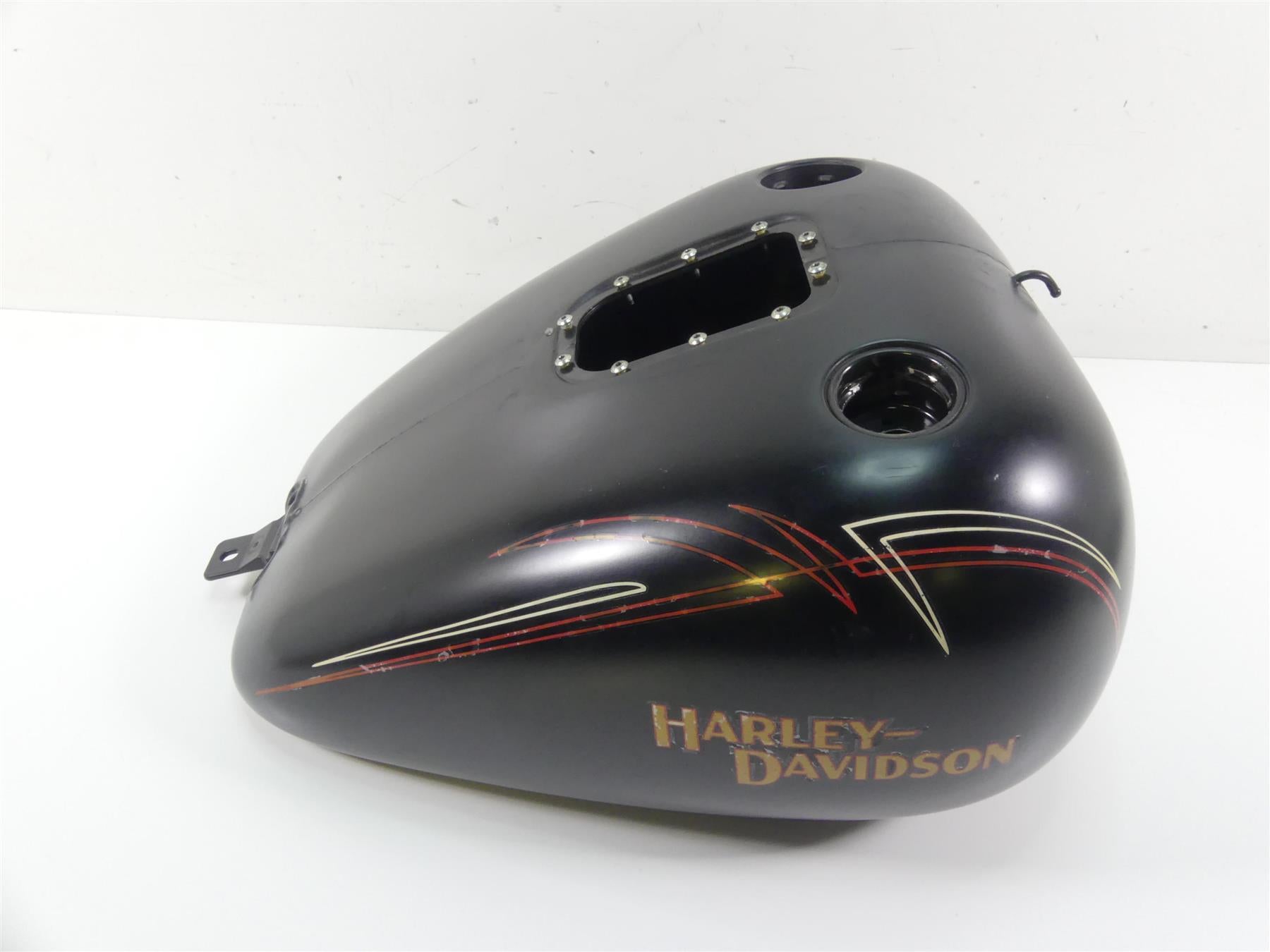 2008 Harley Softail FLSTSB Cross Bones Fuel Gas Tank Reservoir -No Dent 61000800 {{ shop.shopifyCountryName }} - Mototech271