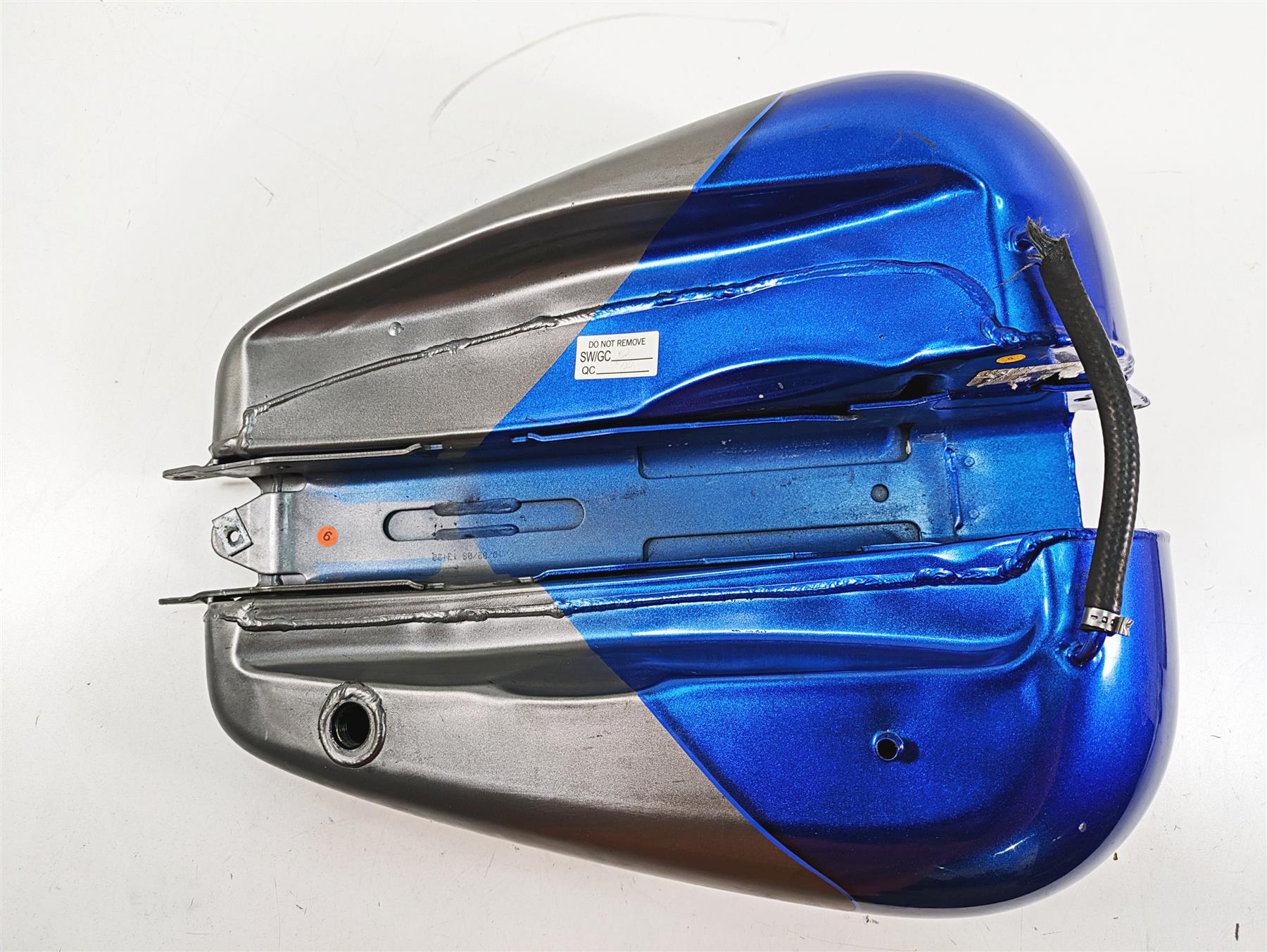 2009 Harley Dyna FXDFSE CVO Fat Bob Fuel Gas Tank Granite Blue - Read 61723-09 {{ shop.shopifyCountryName }} - Mototech271