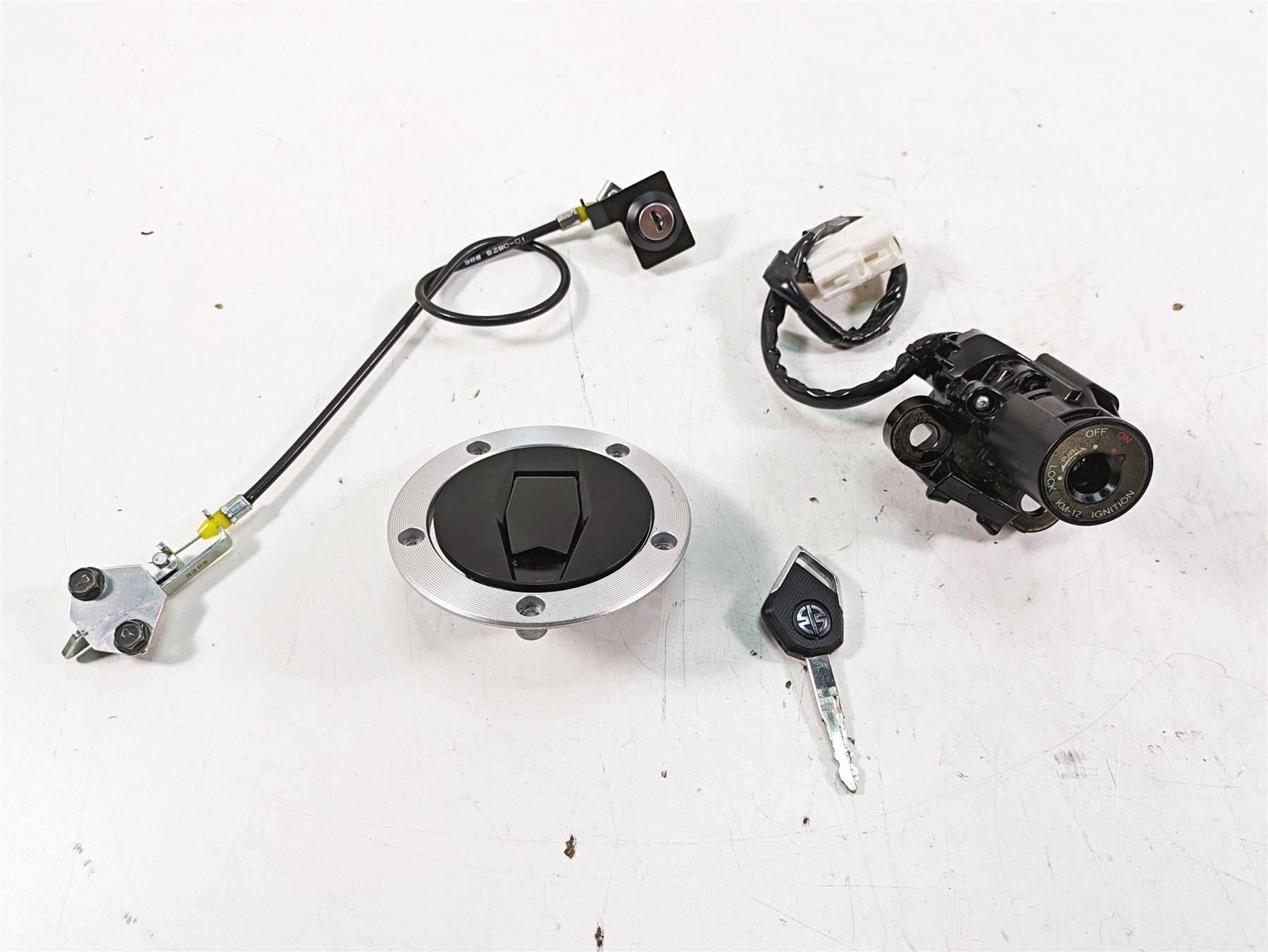 2018 Kawasaki ZX1002 Ninja H2 SX Ignition Switch Key Lock Cap Set 27048-5148 {{ shop.shopifyCountryName }} - Mototech271
