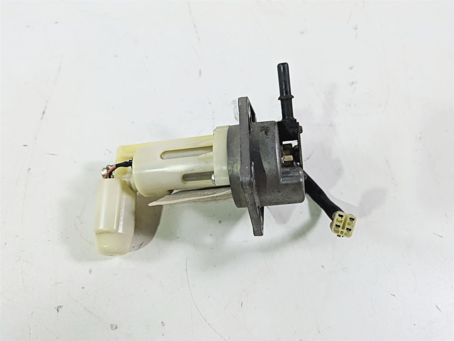 2011 Kawasaki EX650R Ninja Keihin Fuel Gas Petrol Pump - Tested 49040-0026 {{ shop.shopifyCountryName }} - Mototech271