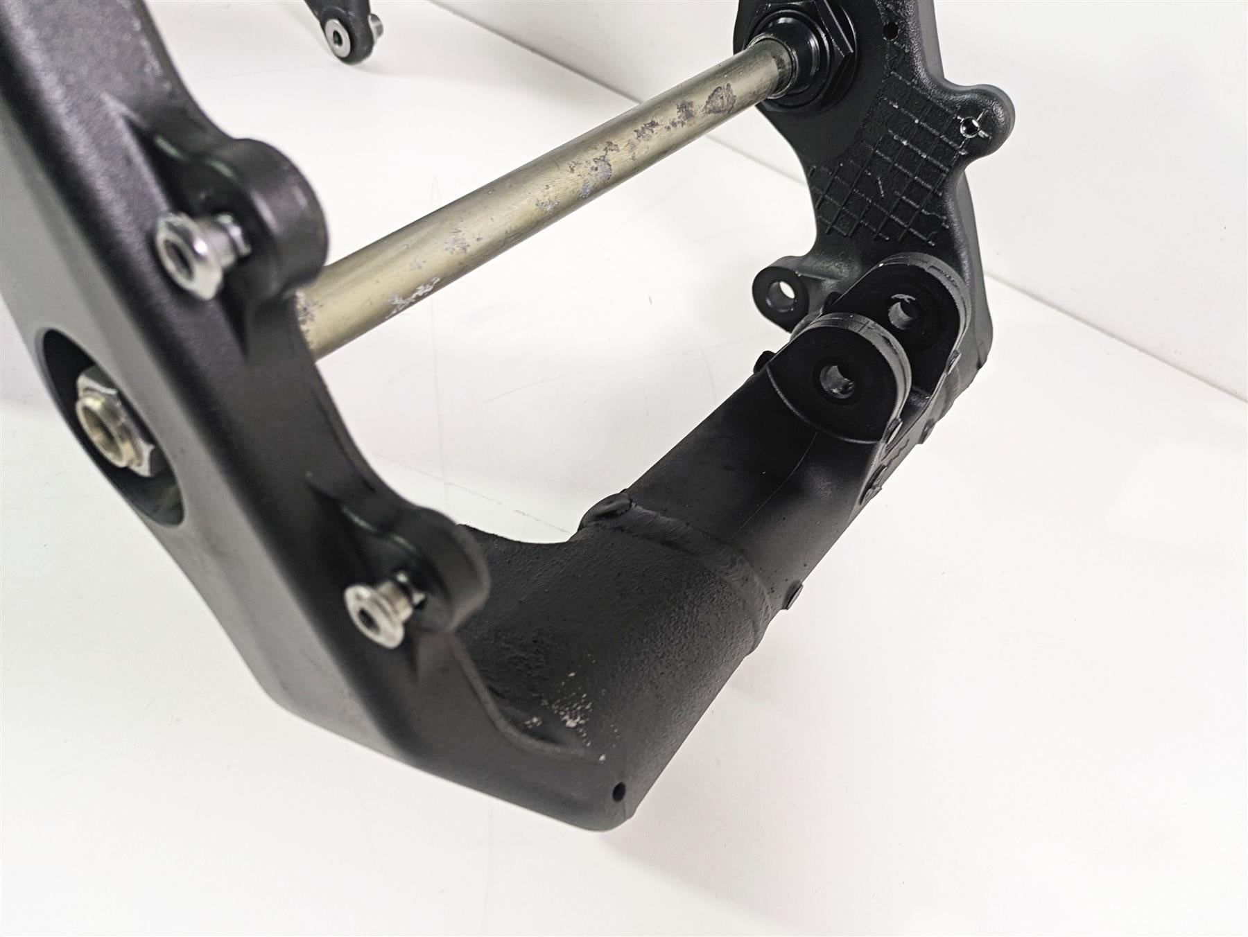 2016 Kawasaki ZX10R Ninja Straight Main Frame Chassis With Salvage Oklahoma Title 32160-0800 32160-1872-18R {{ shop.shopifyCountryName }} - Mototech271