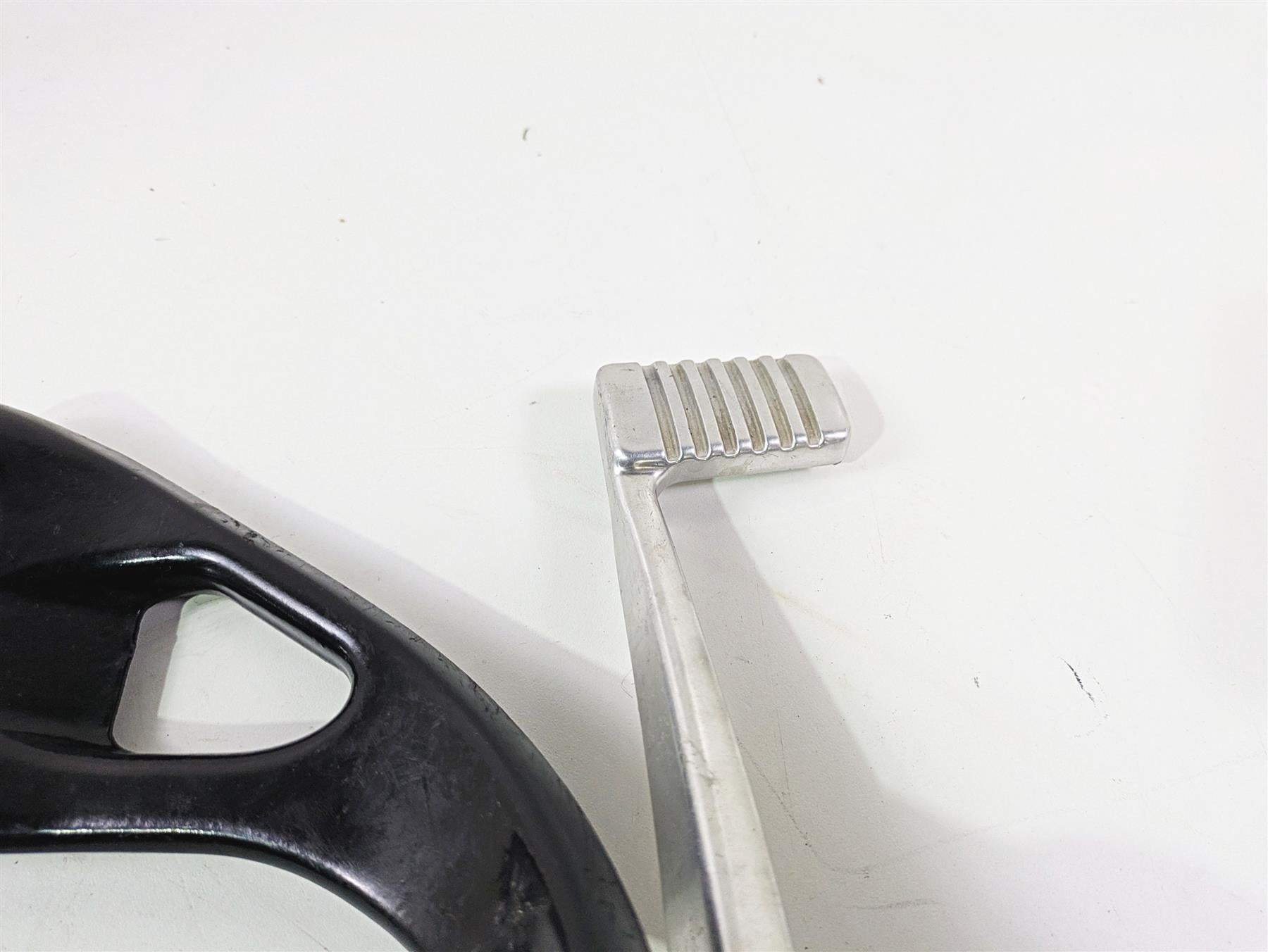2020 Harley Softail FXST Standard Right Footpeg & Brake Pedal 50600288 50600310 {{ shop.shopifyCountryName }} - Mototech271