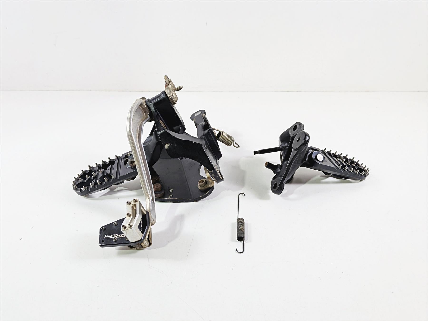 2017 Honda CRF1000 Africa Twin Left Right Front Foot Peg Set 50625-MJP-G50-Mototech271