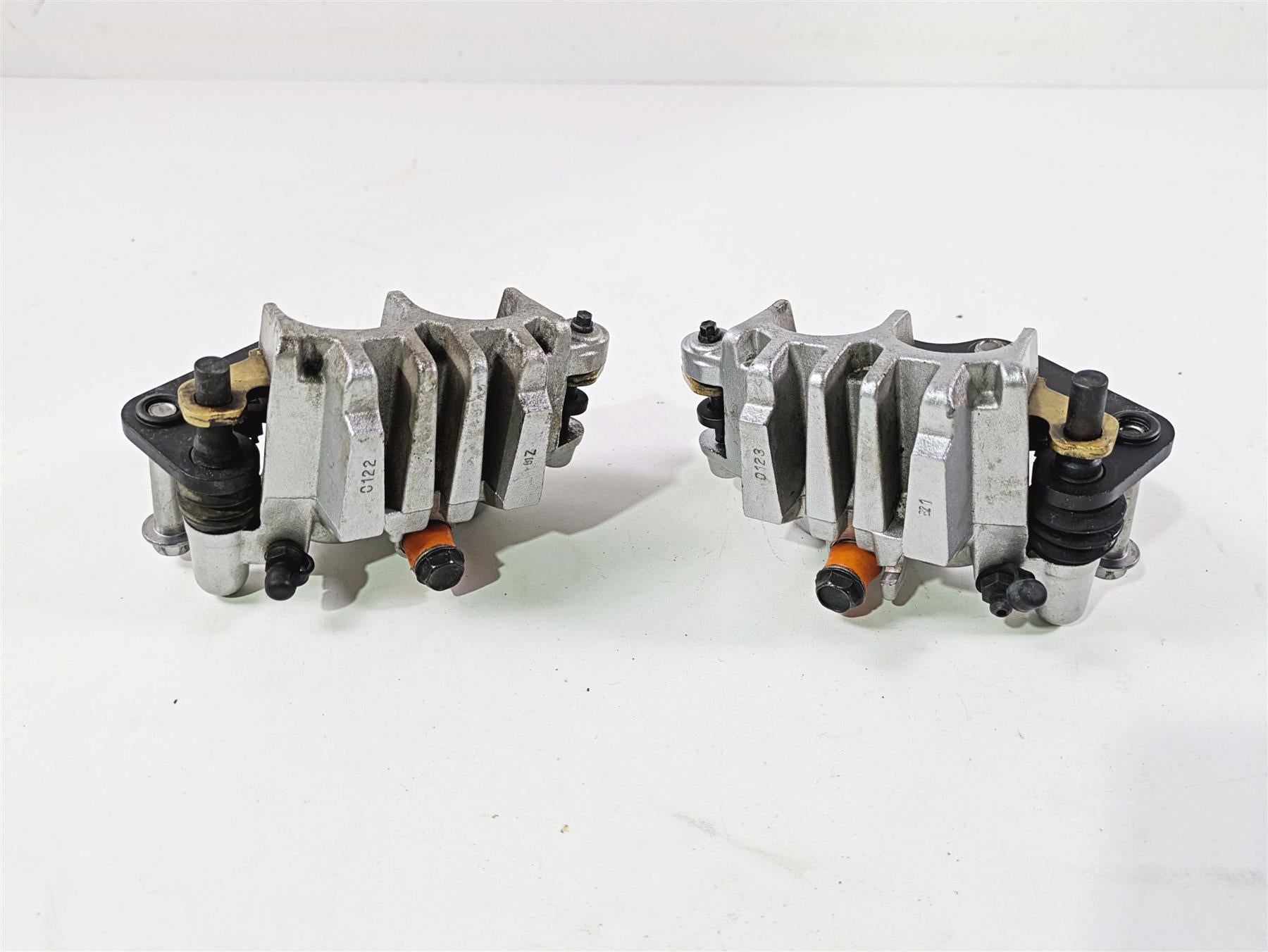 2008 Kawasaki VN1600 Vulcan Nomad Tokico Front Brake Caliper Set 43044-1115 {{ shop.shopifyCountryName }} - Mototech271