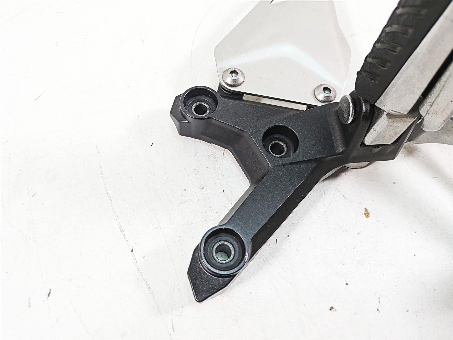 2018 Kawasaki ZX1002 Ninja H2 SX Left Front Footpeg & Shifter Set 35063-1418-46R {{ shop.shopifyCountryName }} - Mototech271