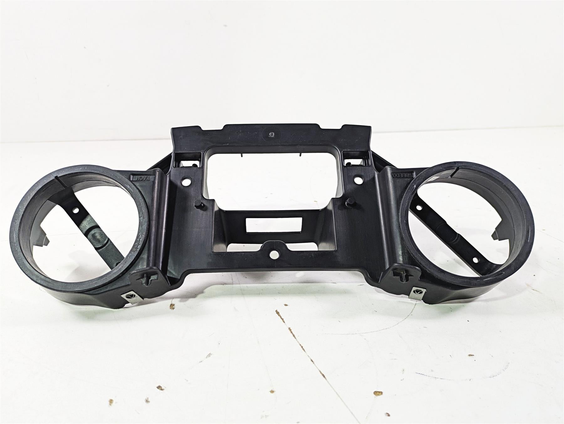 2019 Indian Chieftain Limited Front Inner Gauge Panel Dash Cover 5452783 {{ shop.shopifyCountryName }} - Mototech271