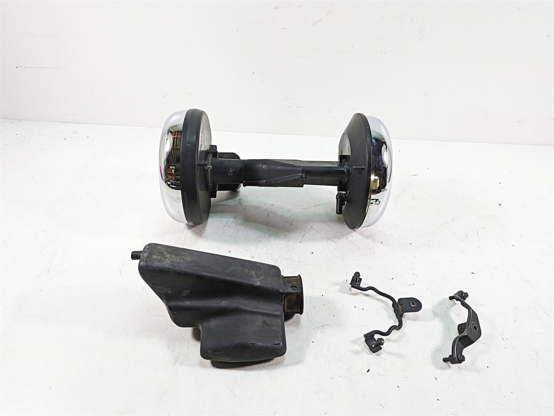 1997 Kawasaki VN1500 Vulcan Air Filter Cleaner Breather 11011-1289 11011-1290 {{ shop.shopifyCountryName }} - Mototech271
