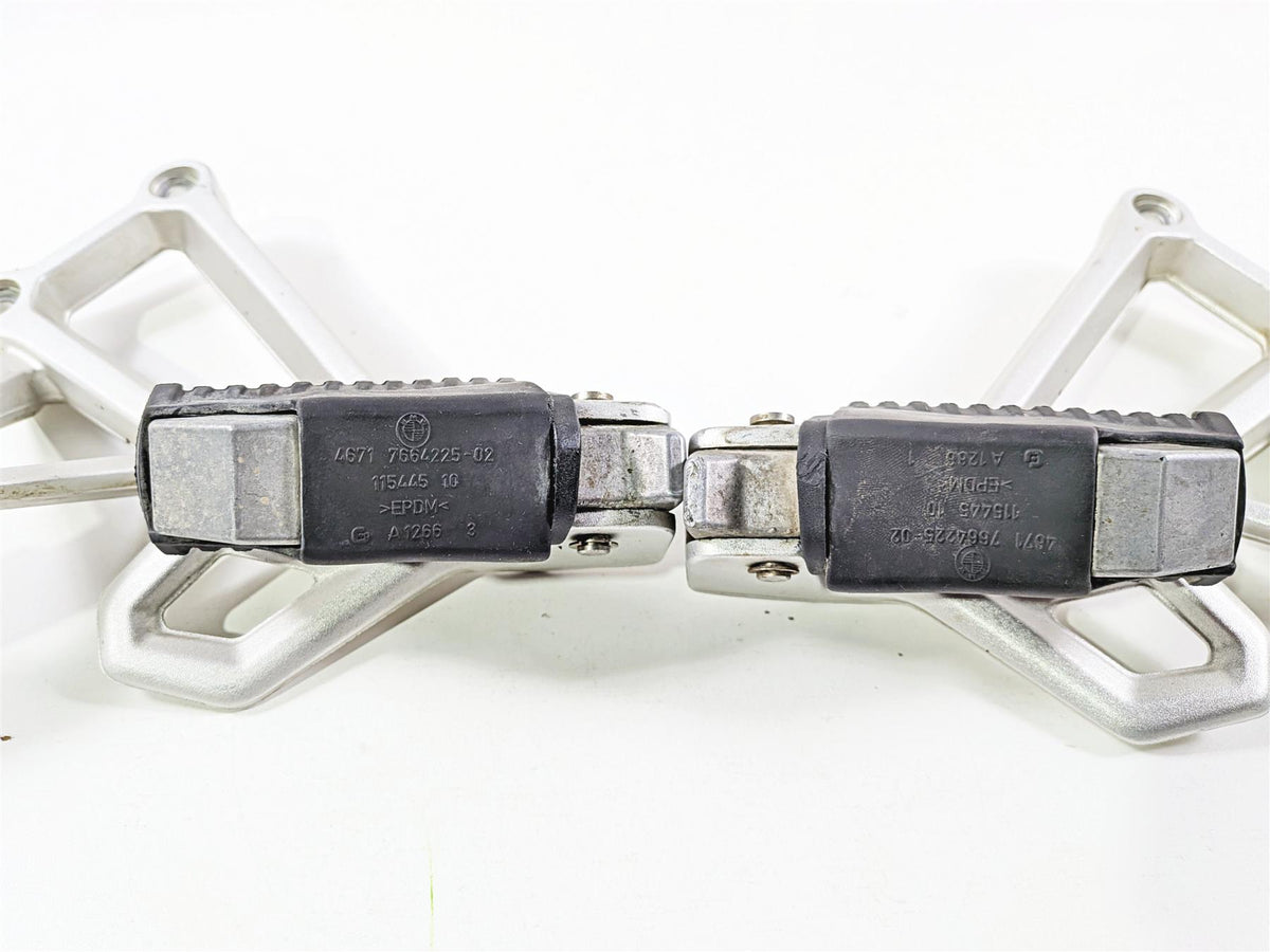 2023 BMW F850GS K81 Rear Passenger Foot Peg Rest Set 46718564829 46718564830 {{ shop.shopifyCountryName }} - Mototech271