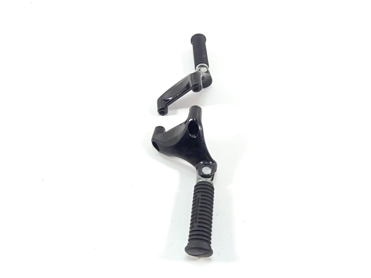 2005 Harley Sportster XL1200 C Rear Passenger Foot Peg Set 49314-04 49315-04 {{ shop.shopifyCountryName }} - Mototech271