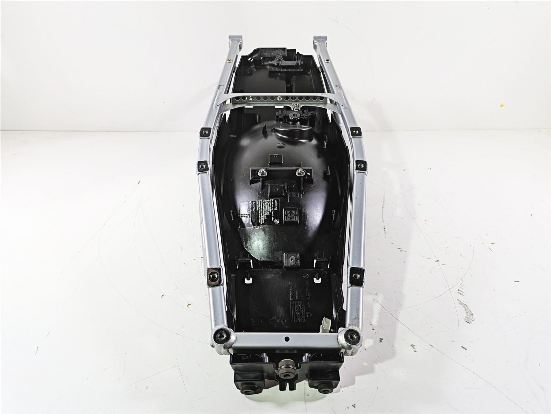 2016 BMW R1200GS GSW K50 Subframe Sub Frame & Inner Fender 46518354222 {{ shop.shopifyCountryName }} - Mototech271