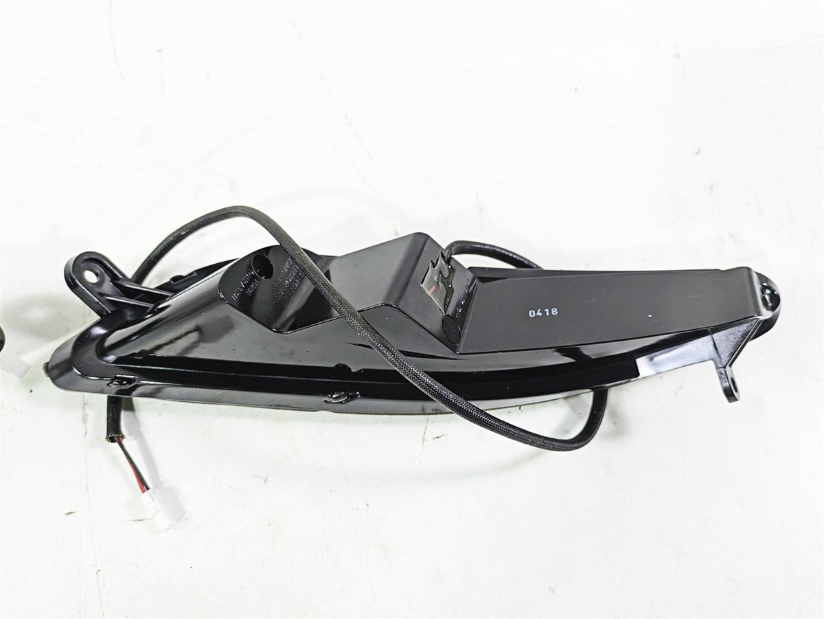 2018 Indian Chieftain Limited Front Blinker Turn Signal Set R 2412456 L 2412455 {{ shop.shopifyCountryName }} - Mototech271