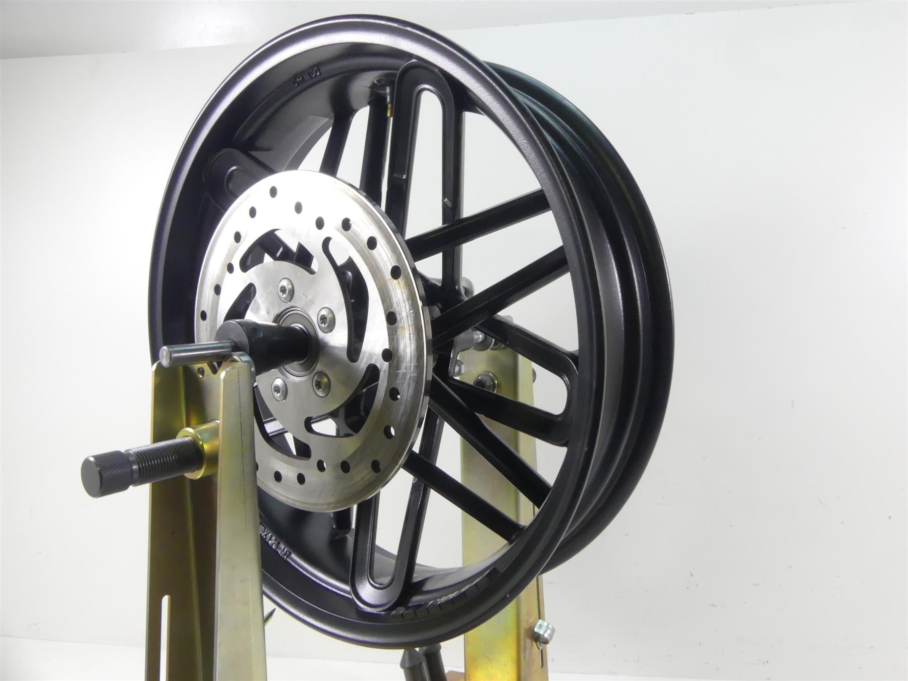 2020 Harley XL1200 CX Sportster Roadster Rear Strght 18x4.25 Wheel Rim 40900399 {{ shop.shopifyCountryName }} - Mototech271