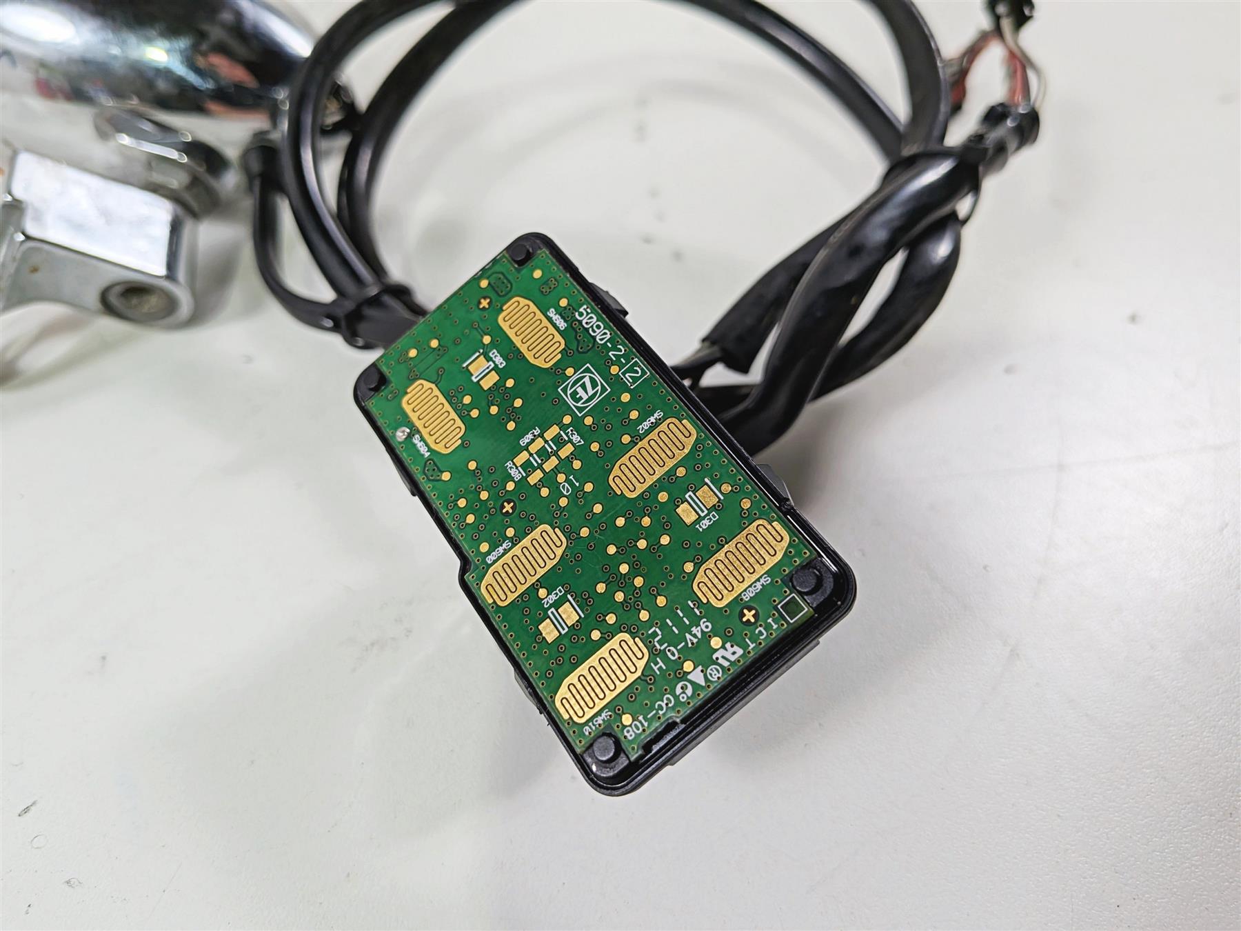 2012 Harley Softail FLSTF Fat Boy Right Front Blinker Control Panel 72944-12 {{ shop.shopifyCountryName }} - Mototech271