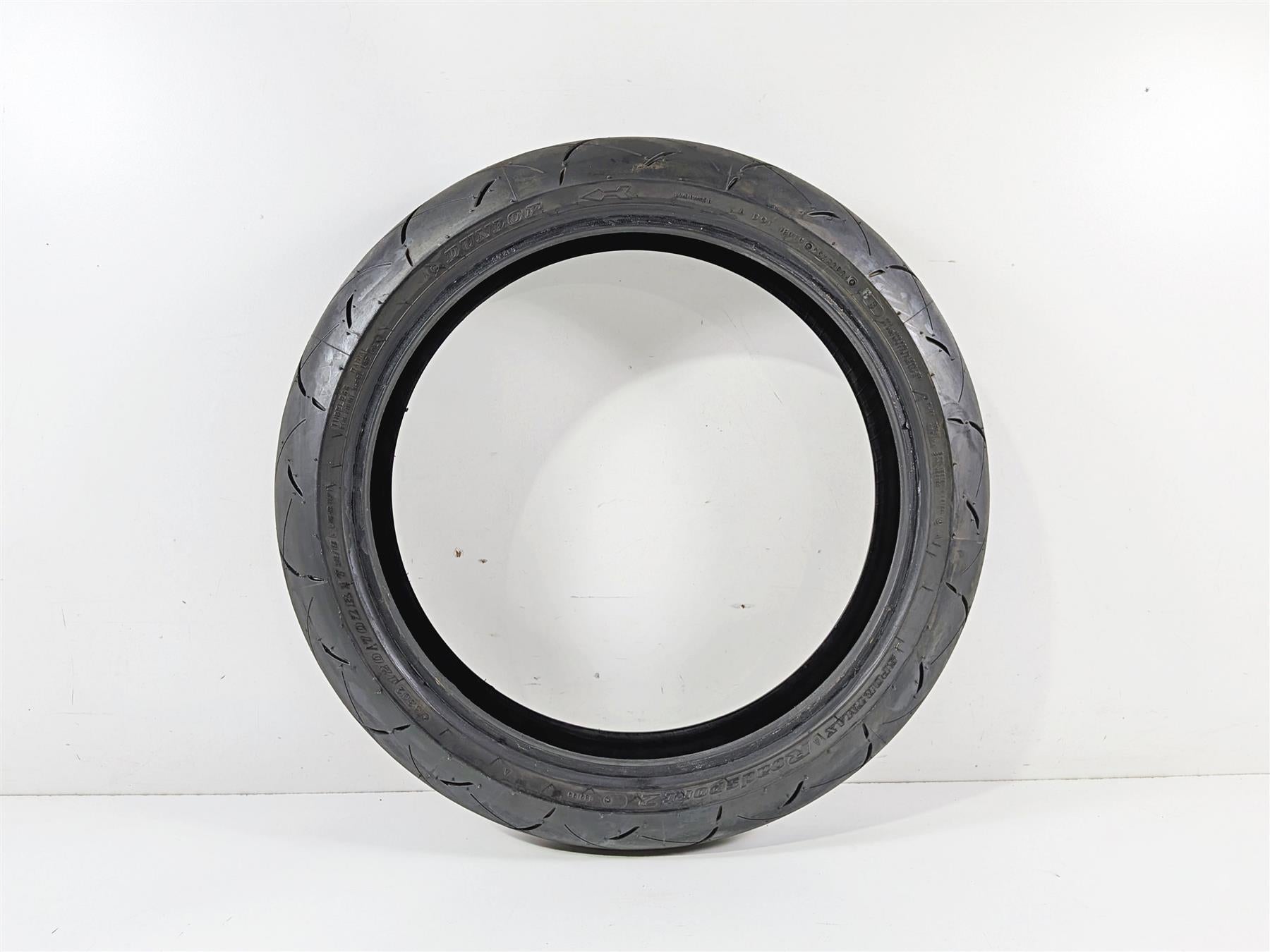 Used Front Motorcycle Tire Dunlop Sportmax Roadsport 2 120/70R17 45238704 {{ shop.shopifyCountryName }} - Mototech271