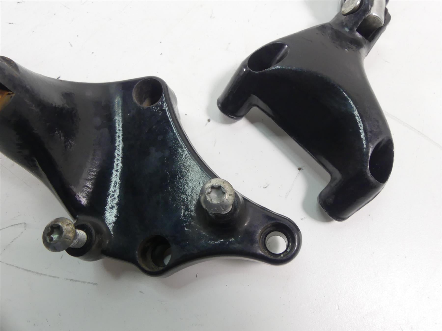 2014 Harley Sportster XL1200 C Rear Passenger Footpeg Set 49314-04 49315-04 {{ shop.shopifyCountryName }} - Mototech271