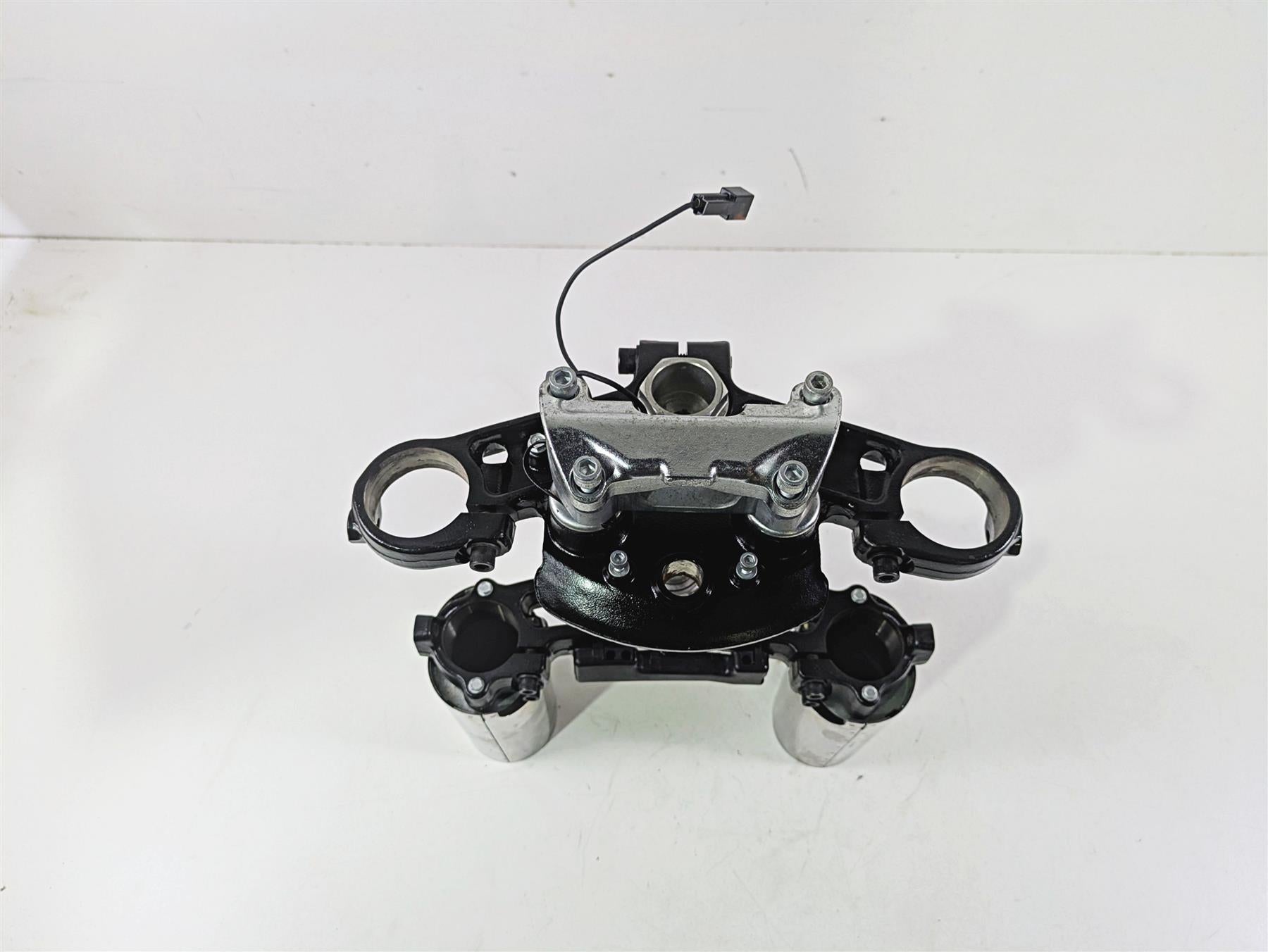 2021 Harley Touring FLTRX Road Glide Upper Lower Triple Tree Set 49mm 45900024 {{ shop.shopifyCountryName }} - Mototech271