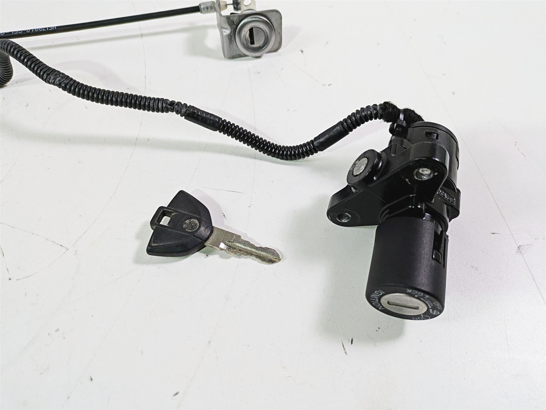 2019 BMW G310GS K02 Ignition Switch Key Lock Tank Cap Set 51258393221 {{ shop.shopifyCountryName }} - Mototech271
