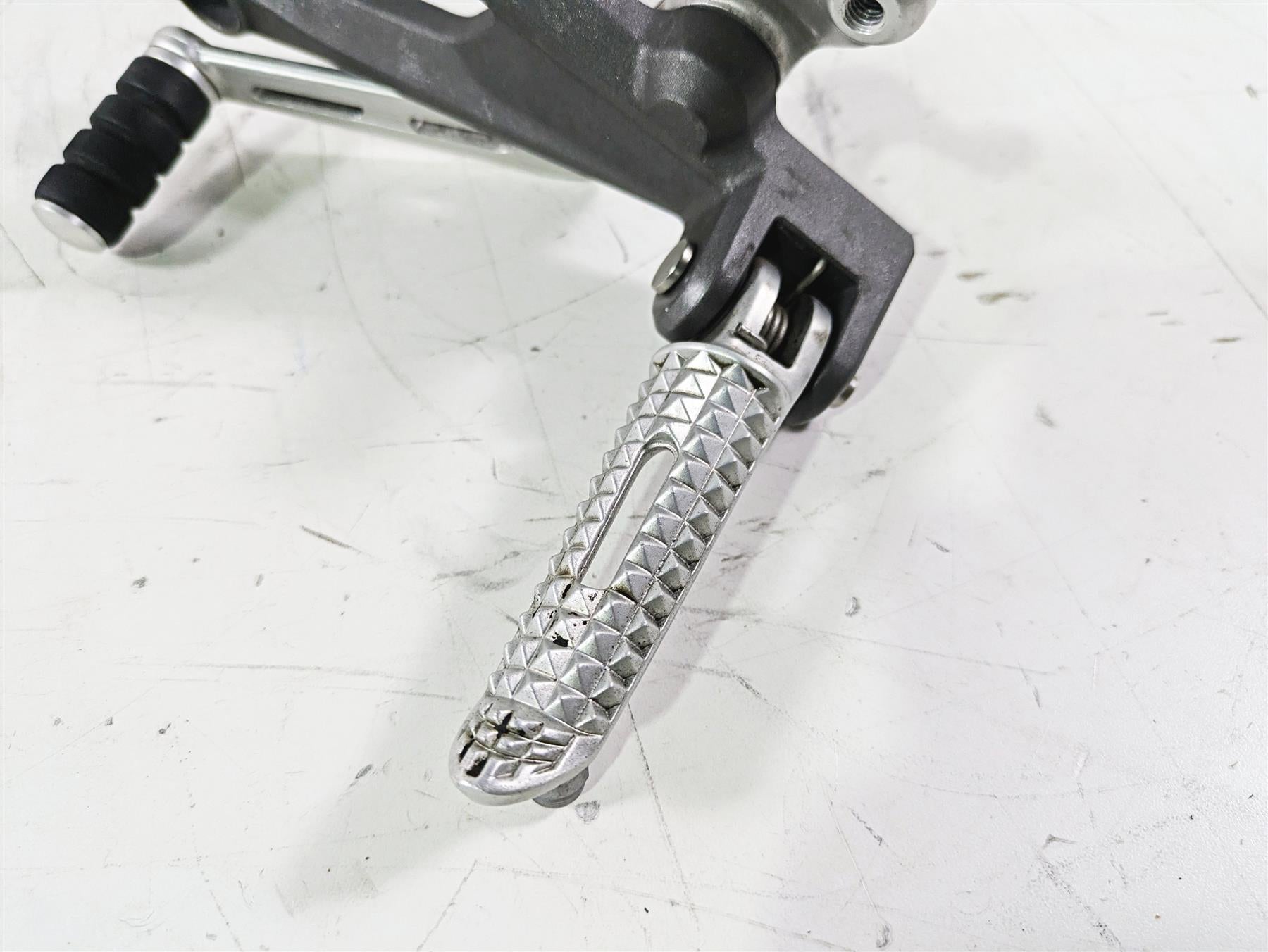 2020 Triumph Daytona 765 Moto2 Left Rider Footpeg & Shifter T2083381 T2082931 {{ shop.shopifyCountryName }} - Mototech271
