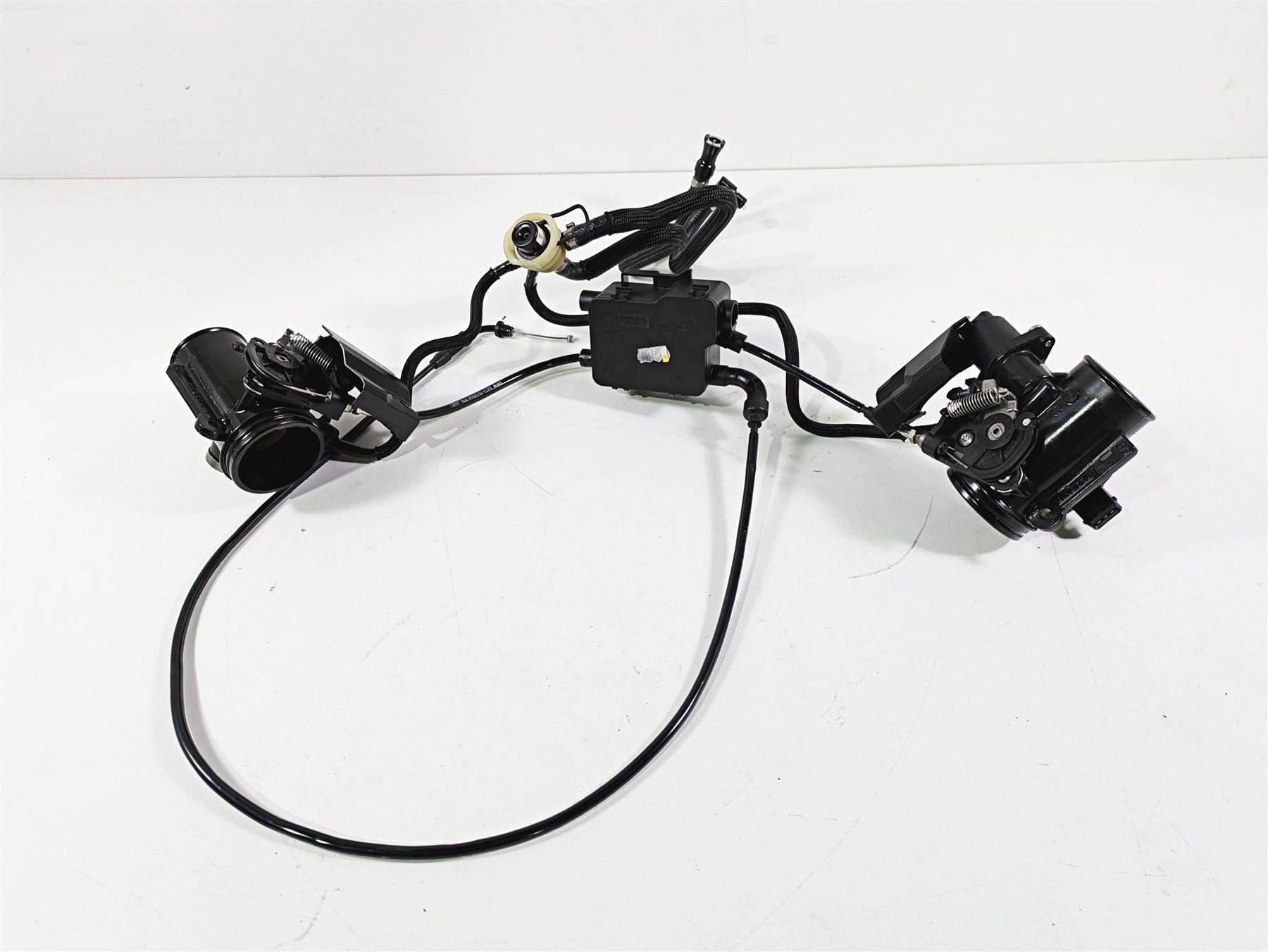 2014 BMW R nine T R9T K21 Throttle Body & Junction Set 13547705239 13547705240 {{ shop.shopifyCountryName }} - Mototech271