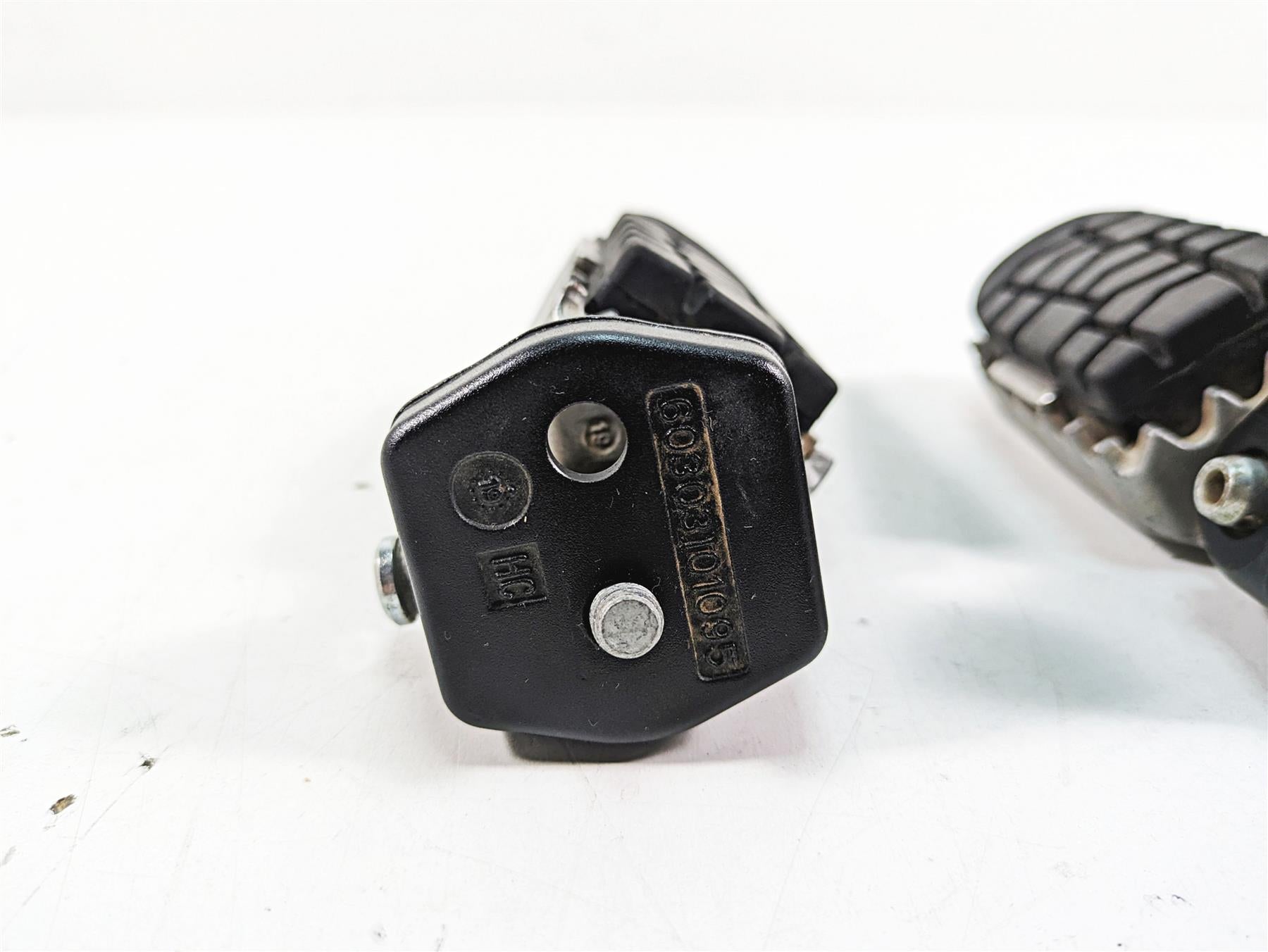 2020 KTM 1290 Super Adventure R Front Rider Driver Footpeg Set 60003040133 {{ shop.shopifyCountryName }} - Mototech271