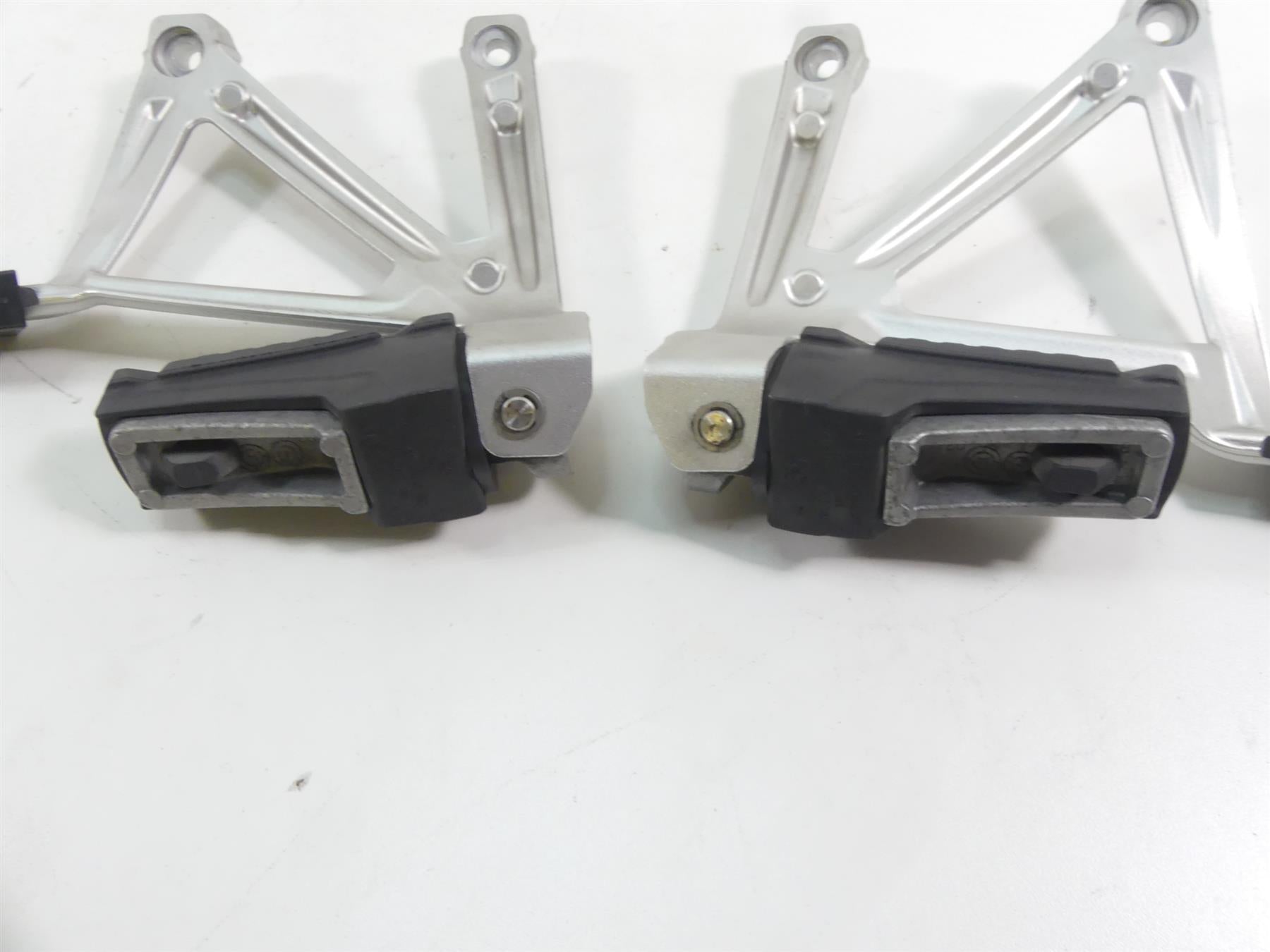 2014 BMW R1200GS K50 Rear Passenger Pillion Footpeg Foot Peg Set 46718526741 {{ shop.shopifyCountryName }} - Mototech271